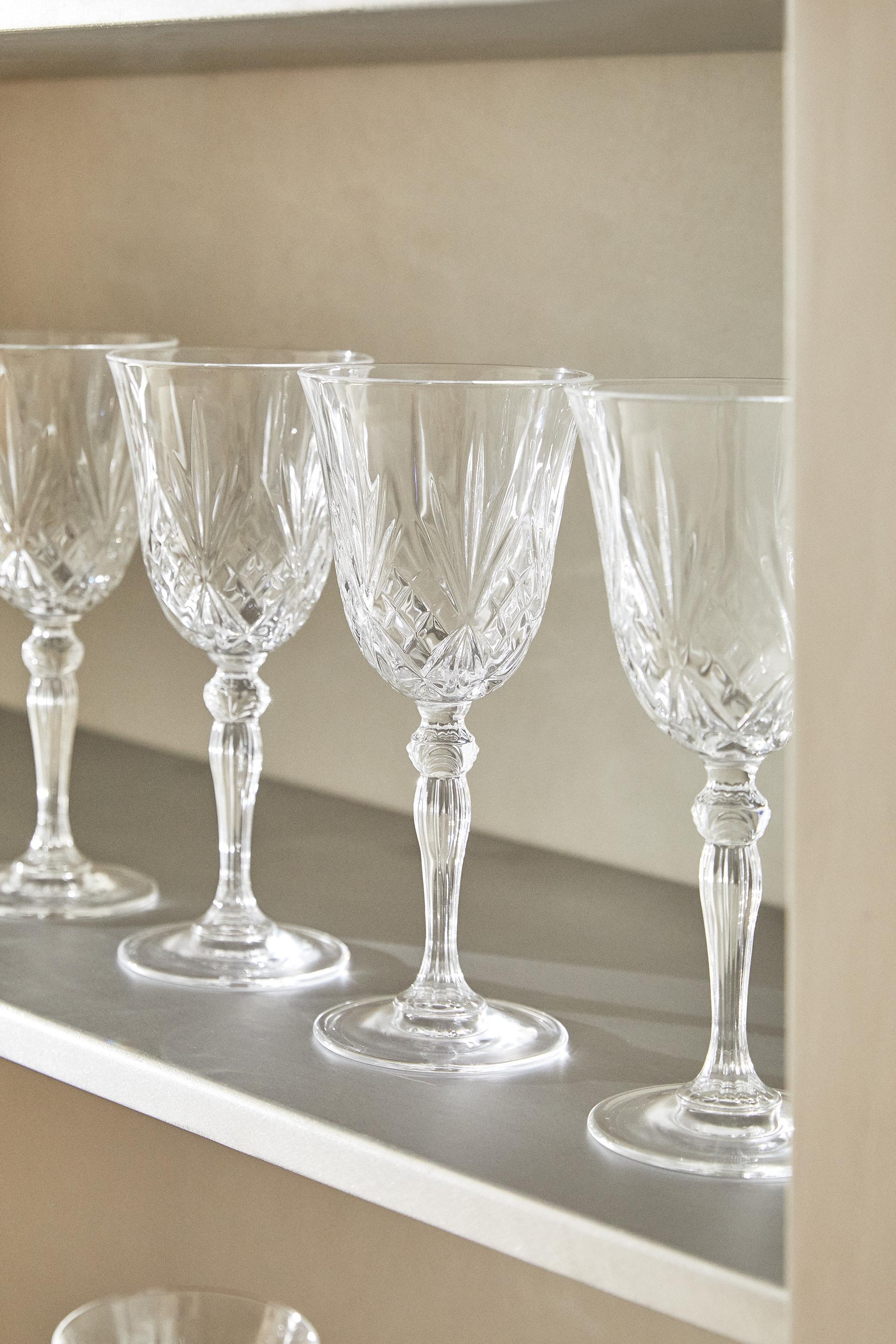 CARVED CRYSTALLINE GLASS