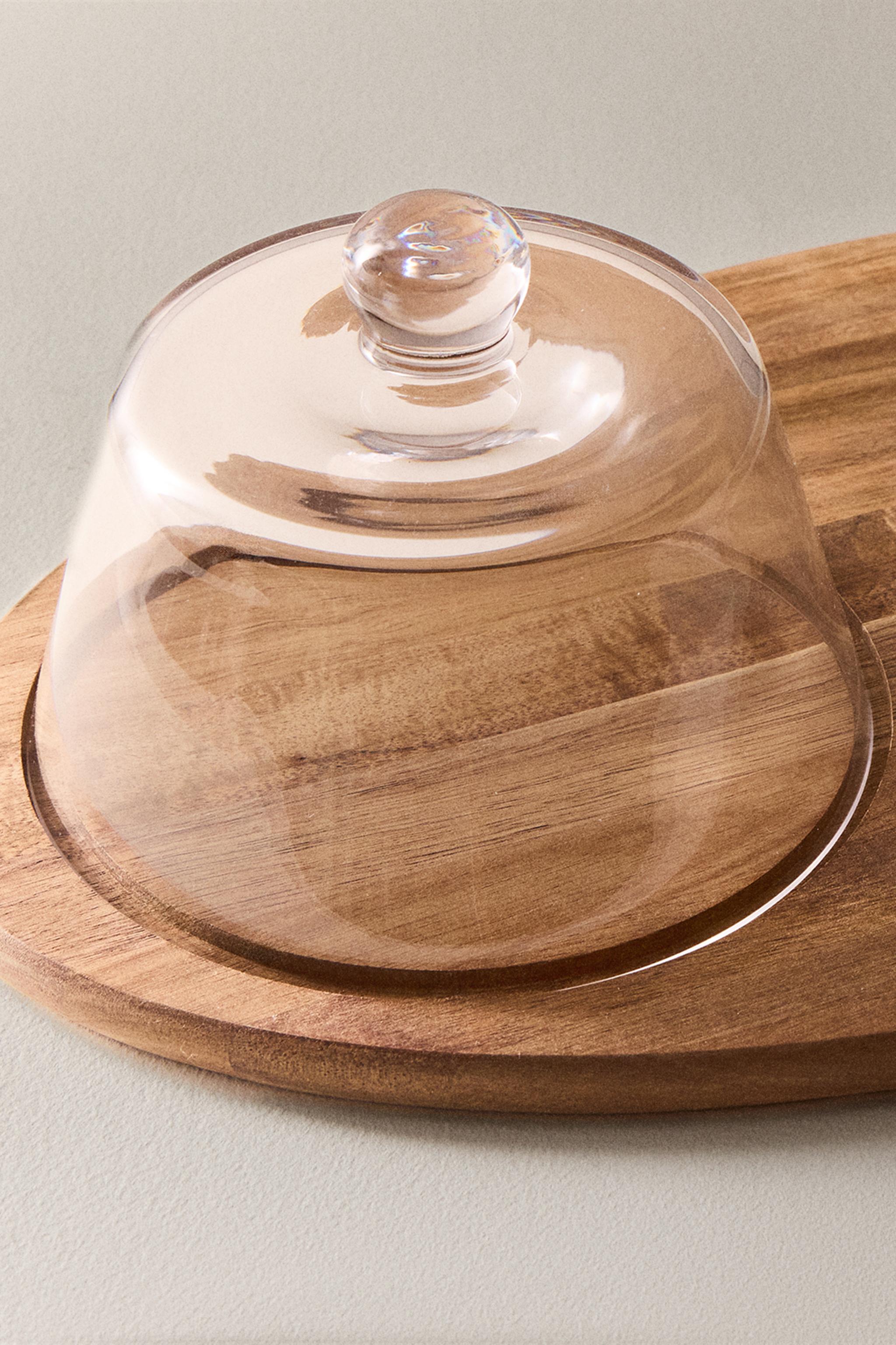 WOODEN TRAY WITH A DOME