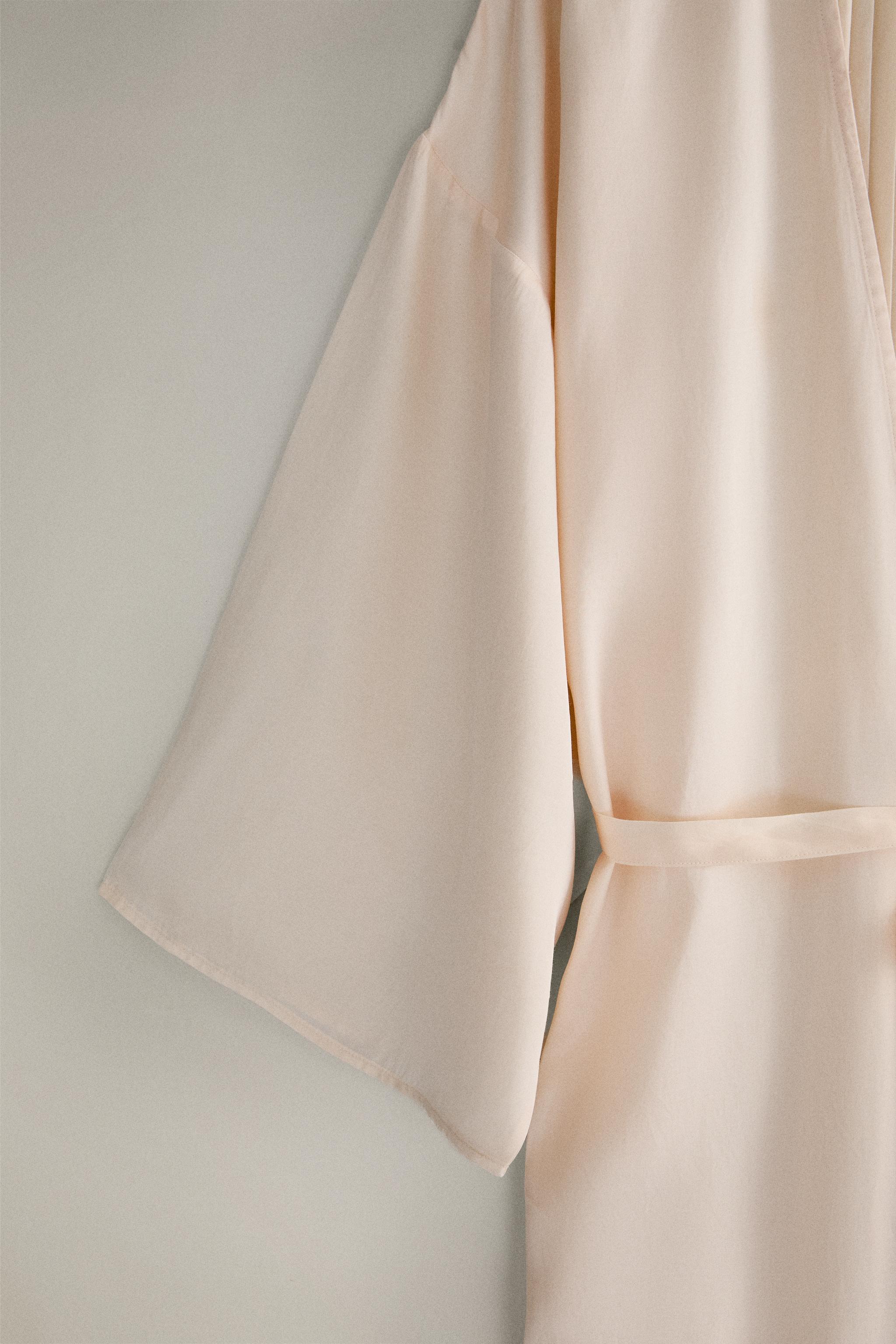 PLEATED SATEEN ROBE