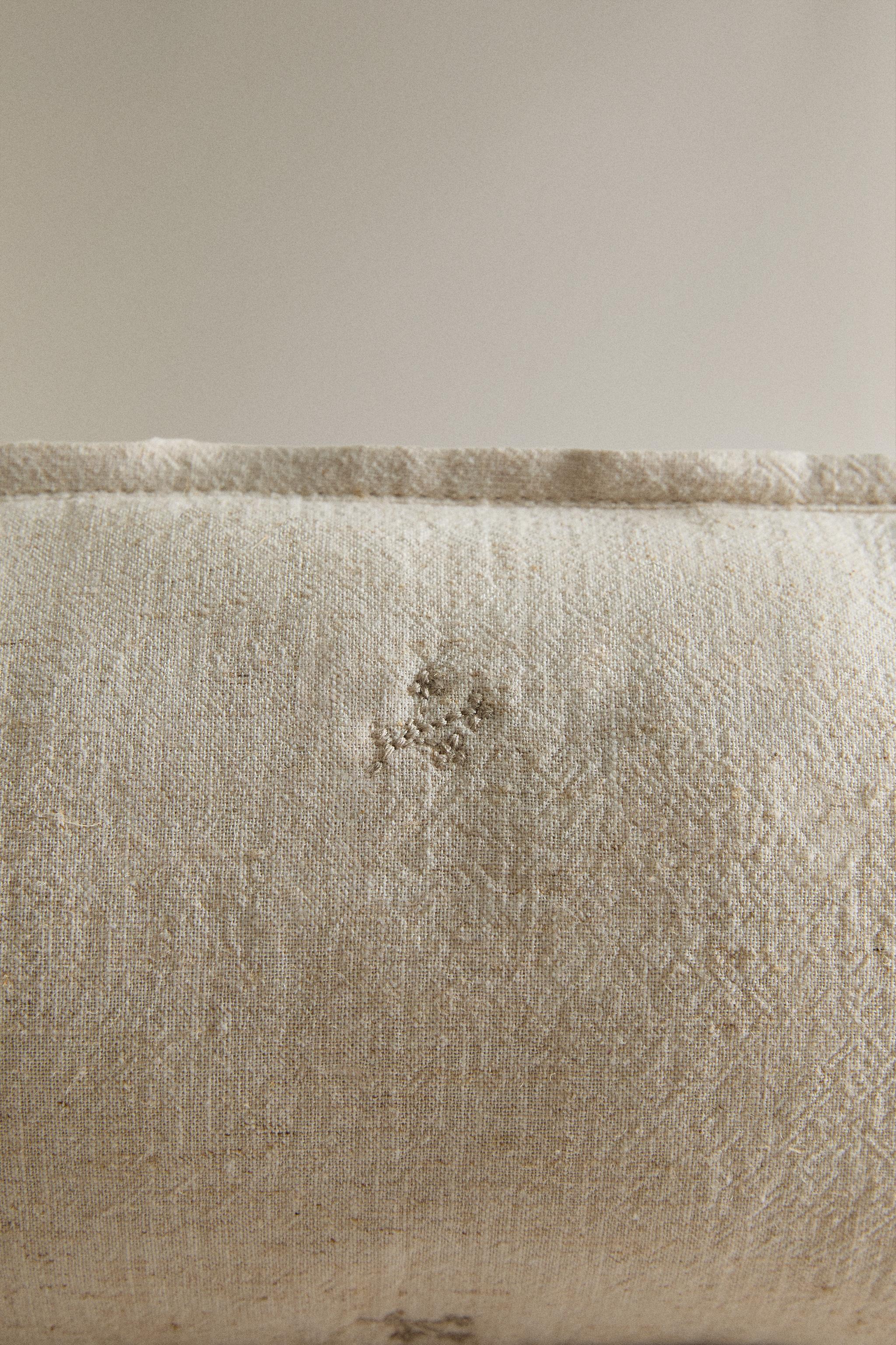 CHILDREN'S EMBROIDERED COSMETIC BAG