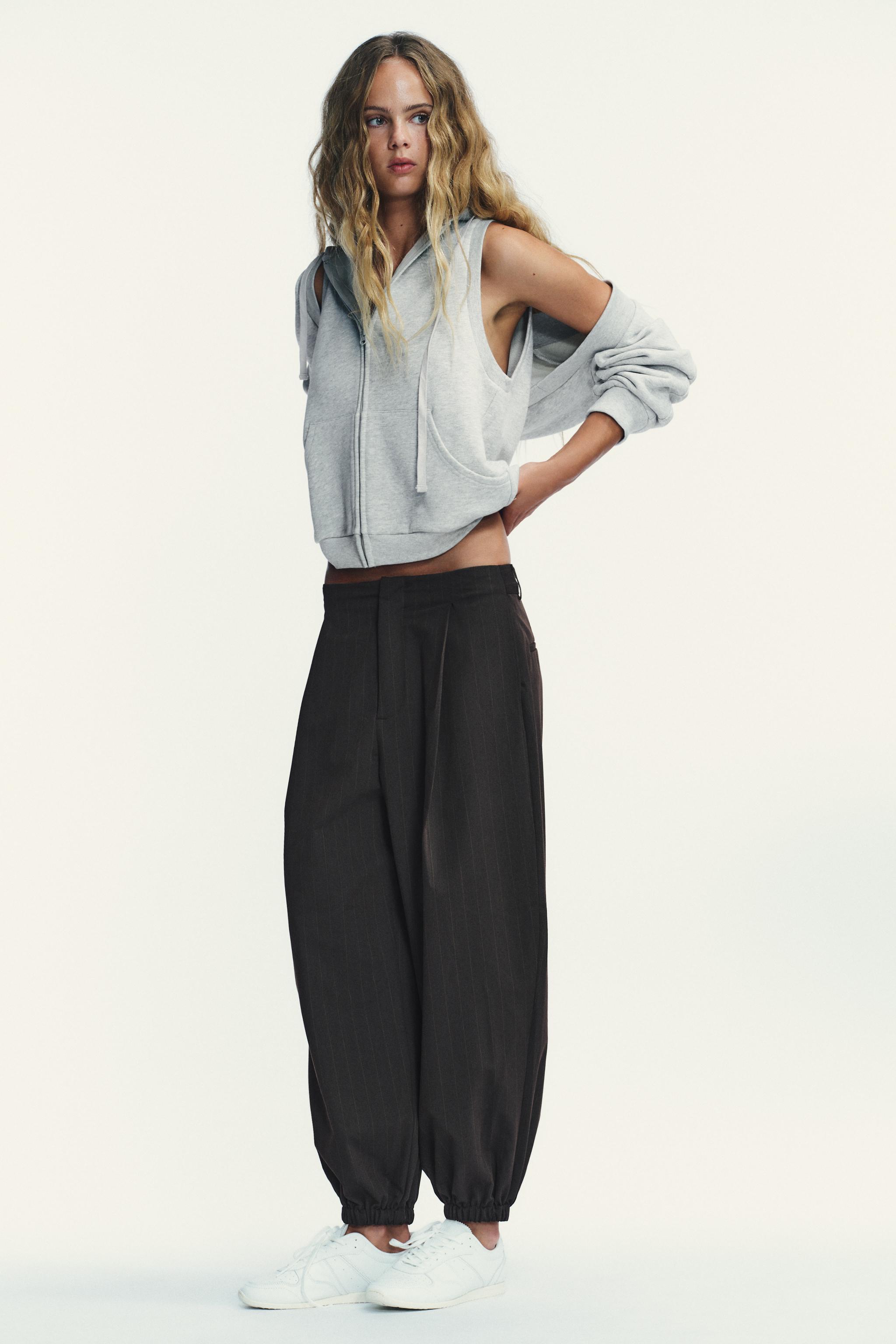 PINSTRIPE PLEATED BALLOON PANTS
