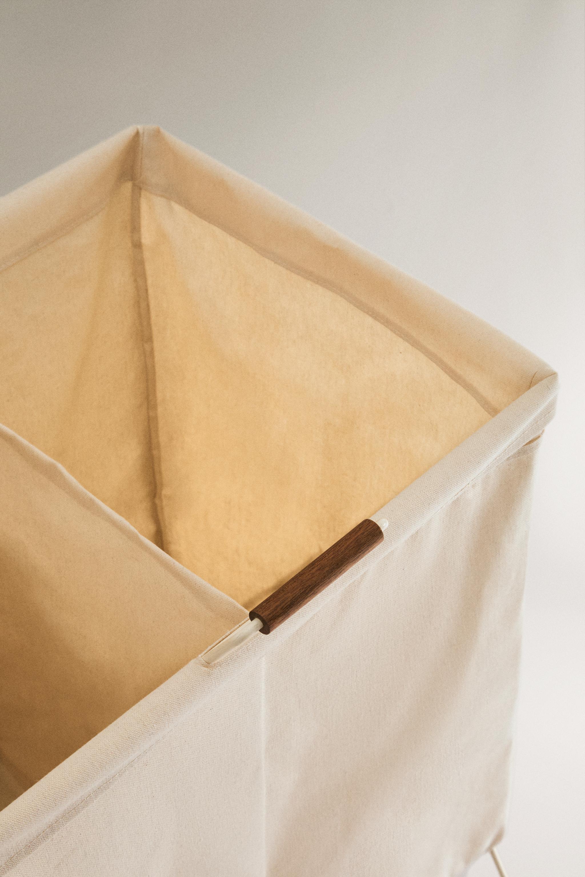 FOLDING DOUBLE LAUNDRY BASKET.