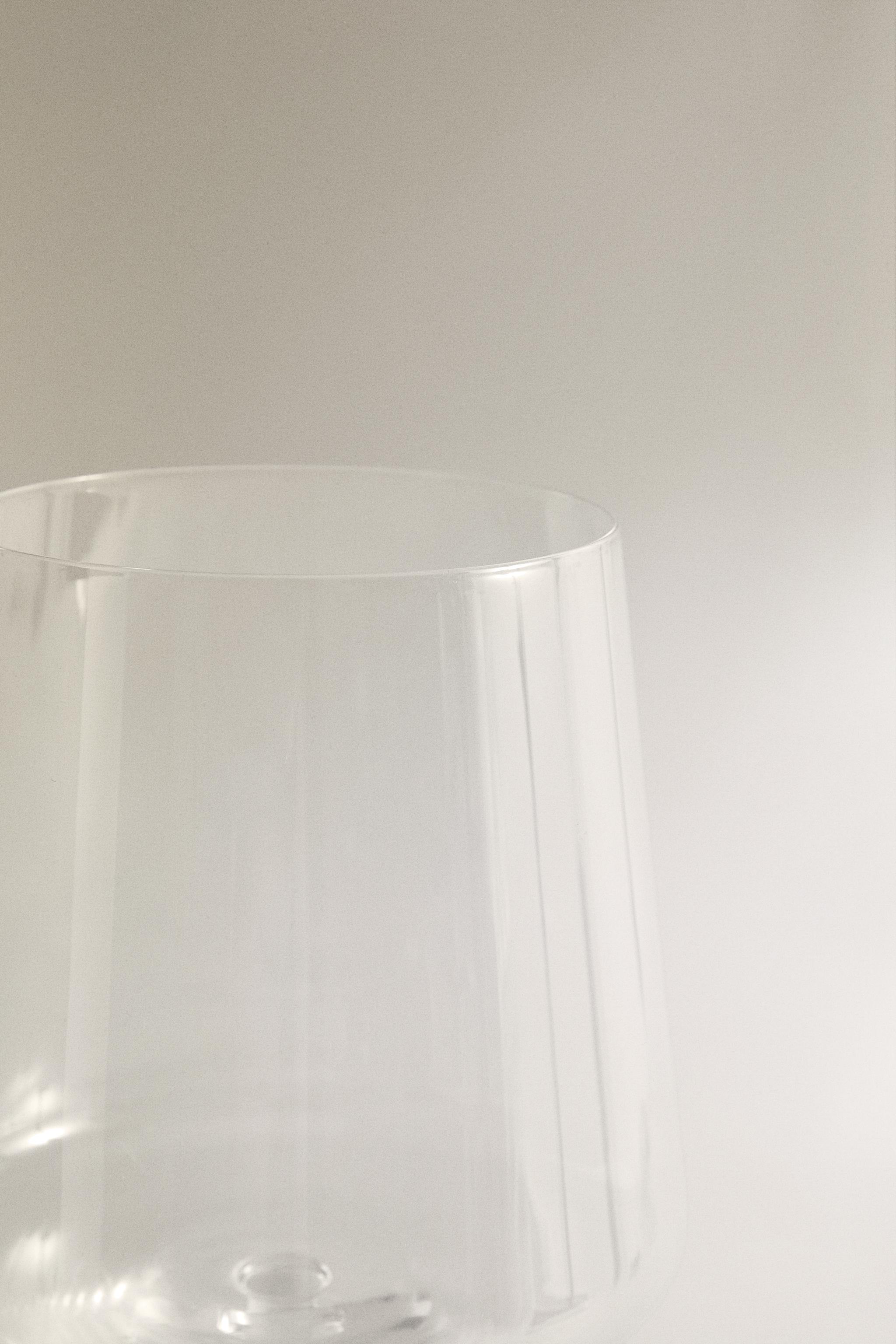 CONICAL CRYSTALLINE WINE GLASS