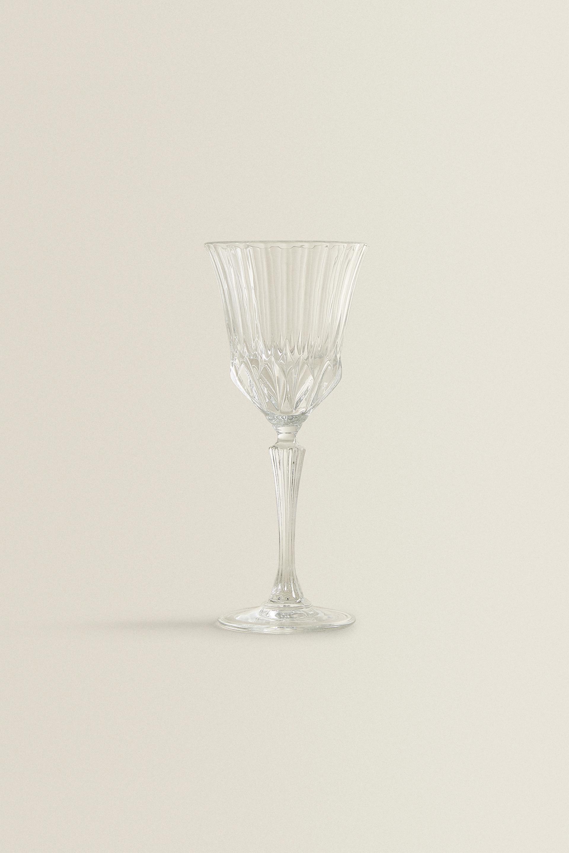 ENGRAVED-EFFECT CRYSTALLINE WINE GLASS