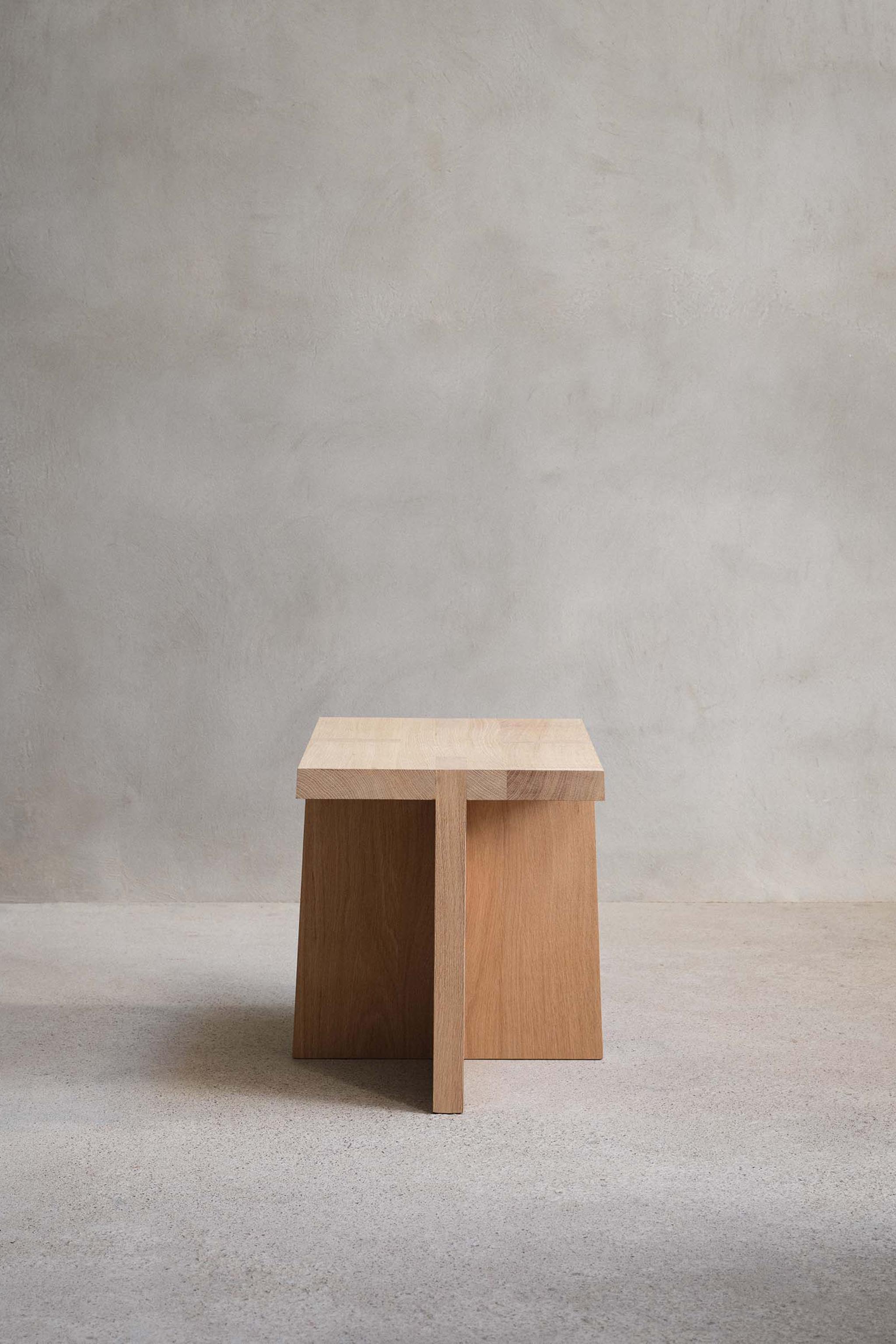 SIDETABLE 01