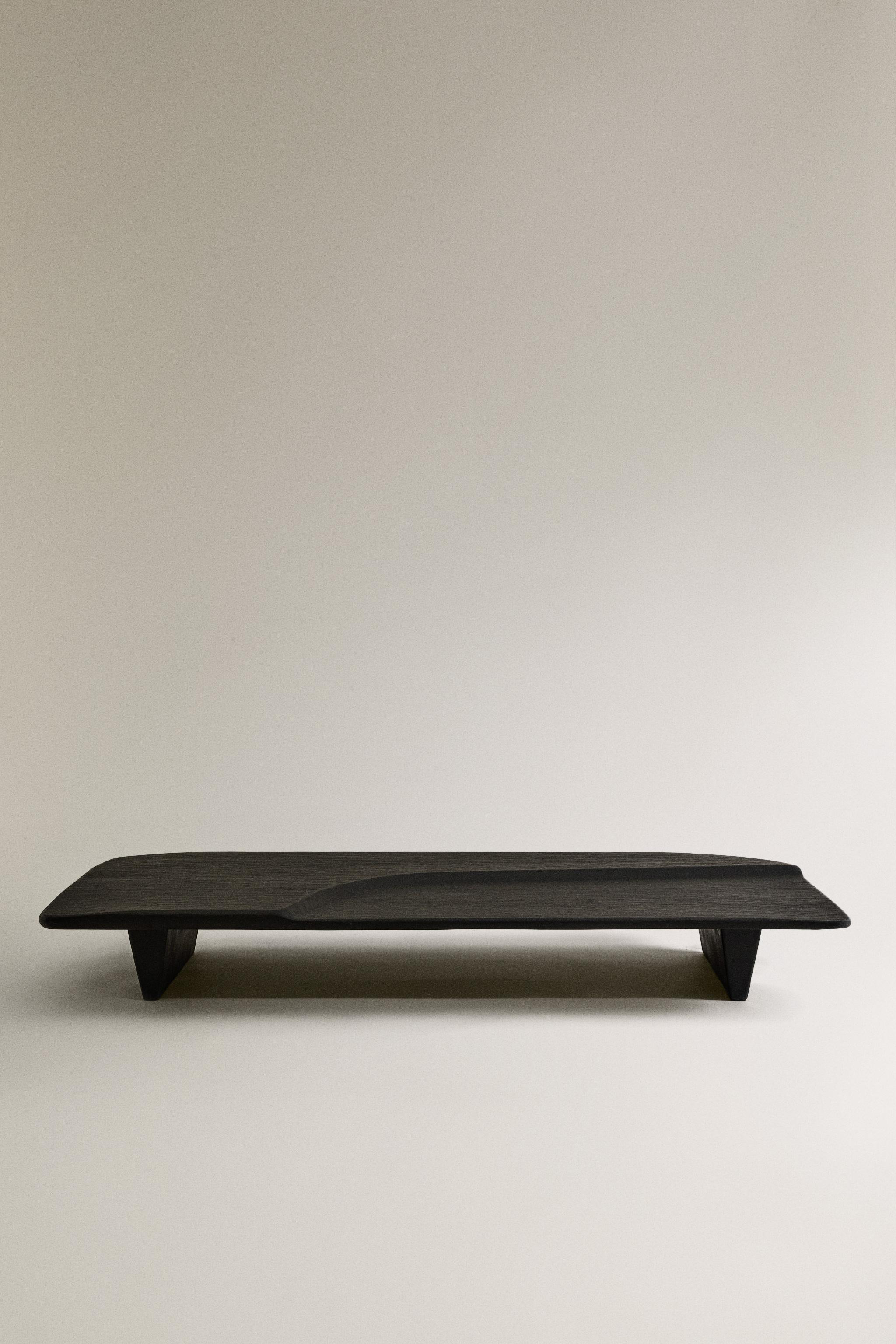 TEXTURED COFFEE TABLE