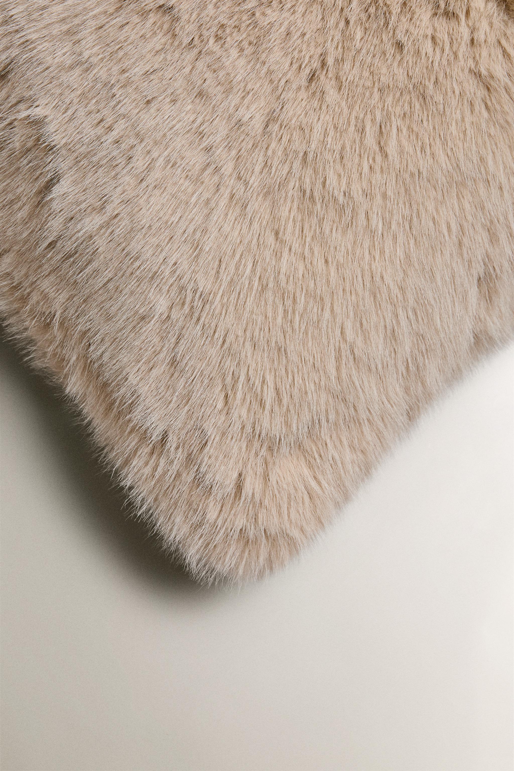 LONG FAUX FUR THROW PILLOW COVER