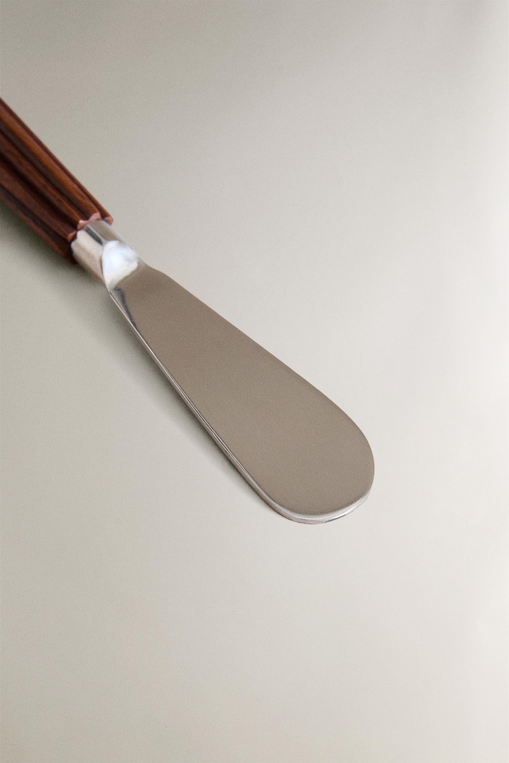 WOODEN BUTTER KNIFE