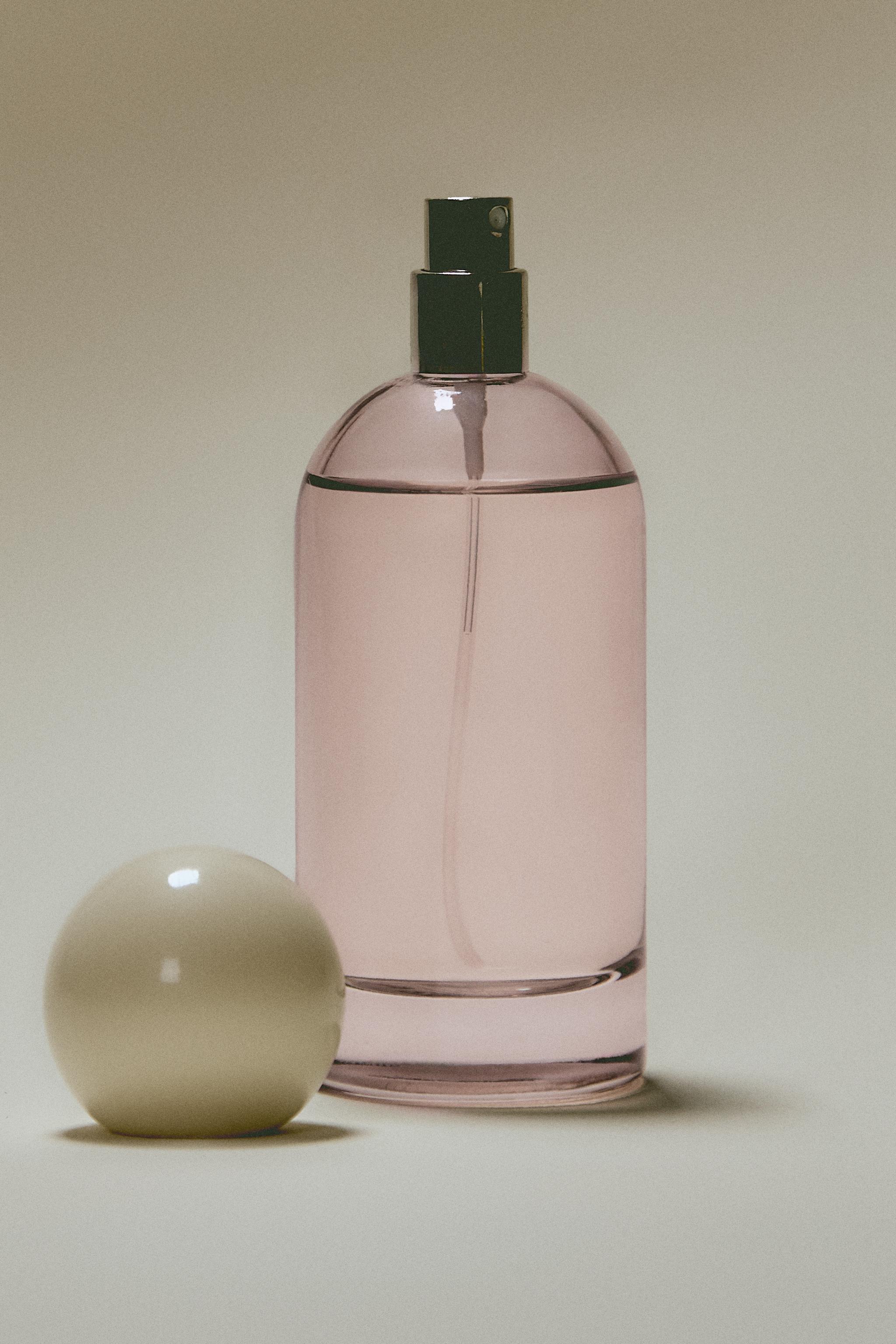 (3.38 oz) MUSKY LILY SPRAY DIFFUSER