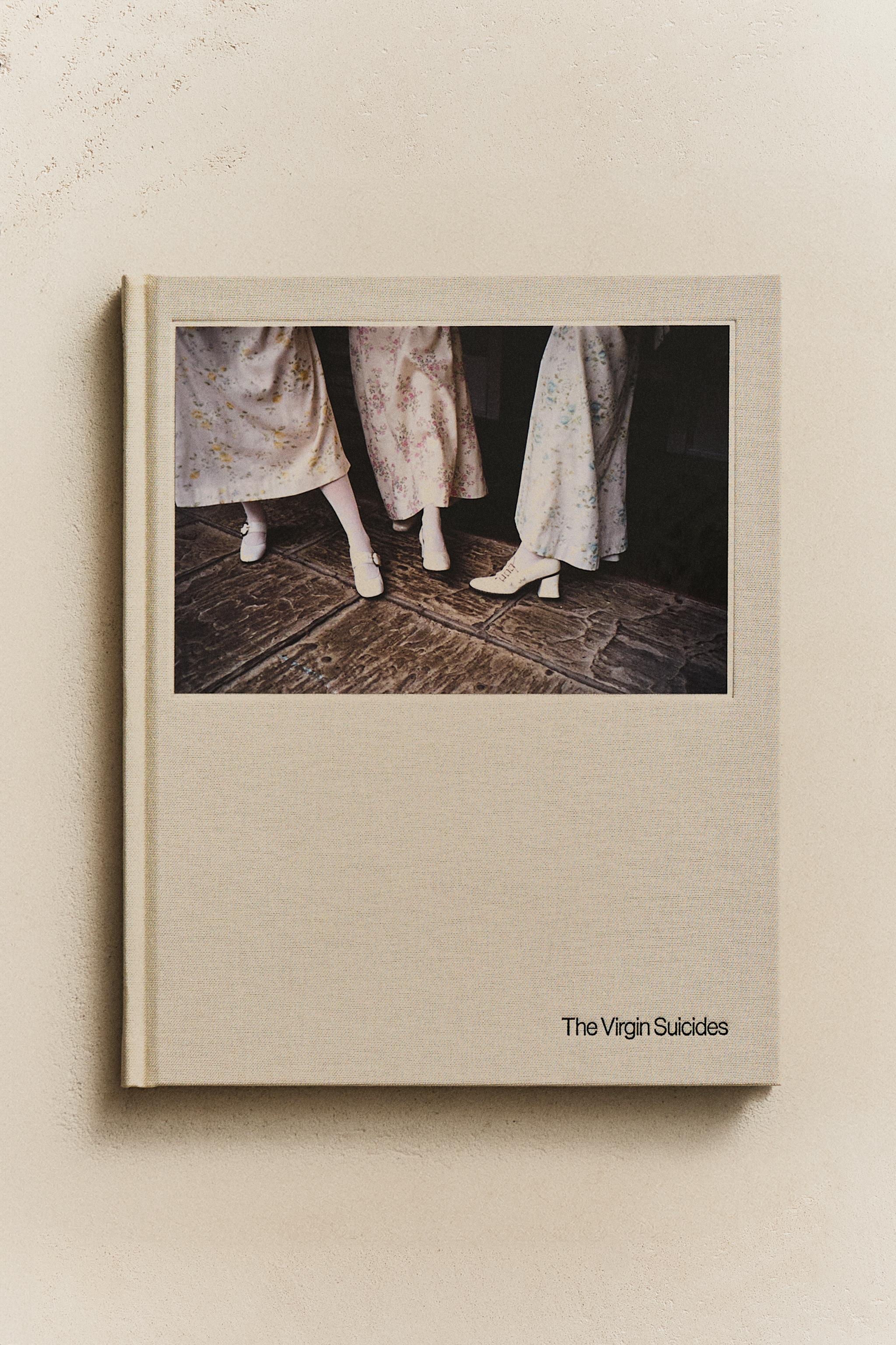 BOOK THE VIRGIN SUICIDES BY SOFIA COPPOLA