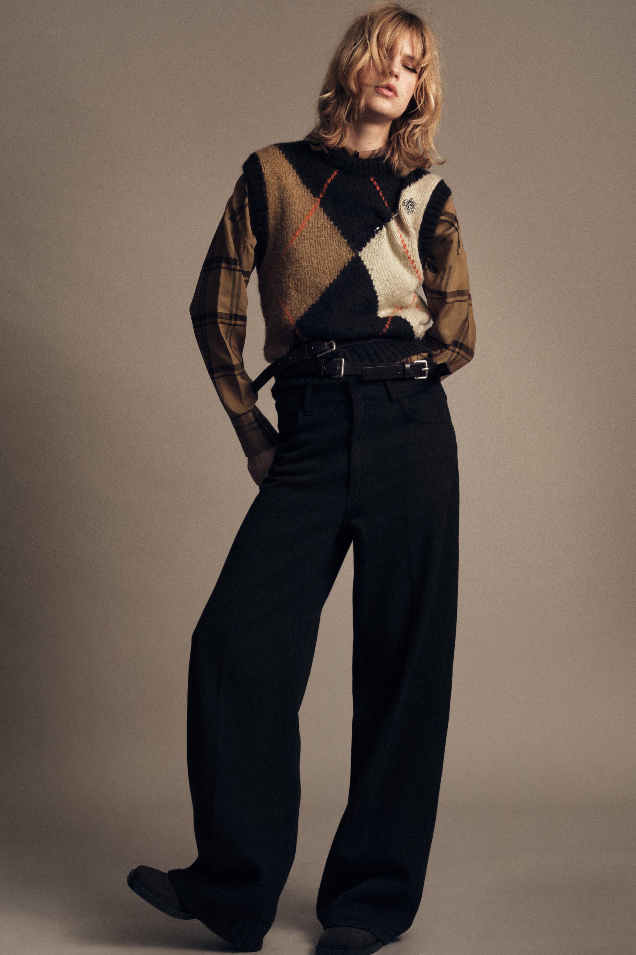 SPARKLY FLORAL PIN BROOCH