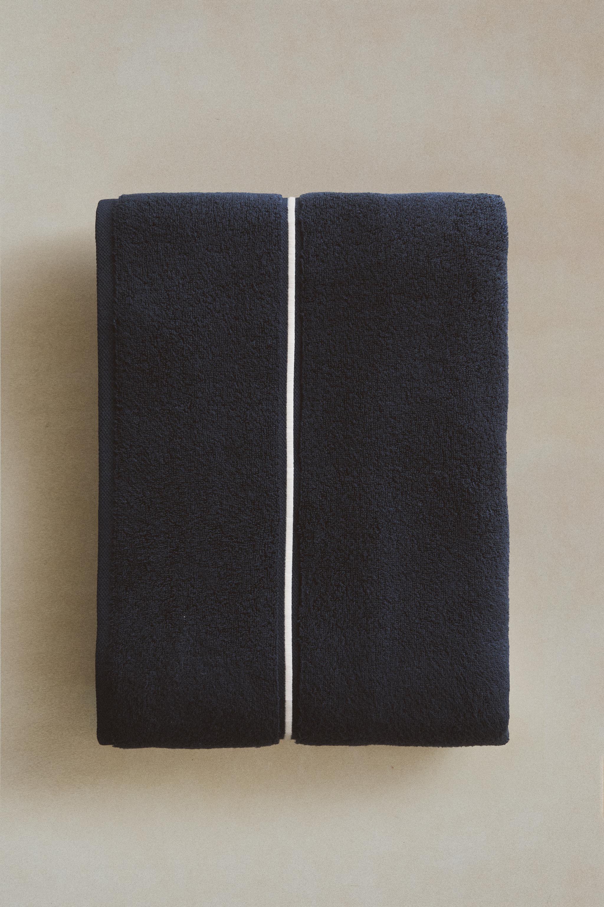 EMBROIDERED TRIM BATH TOWEL