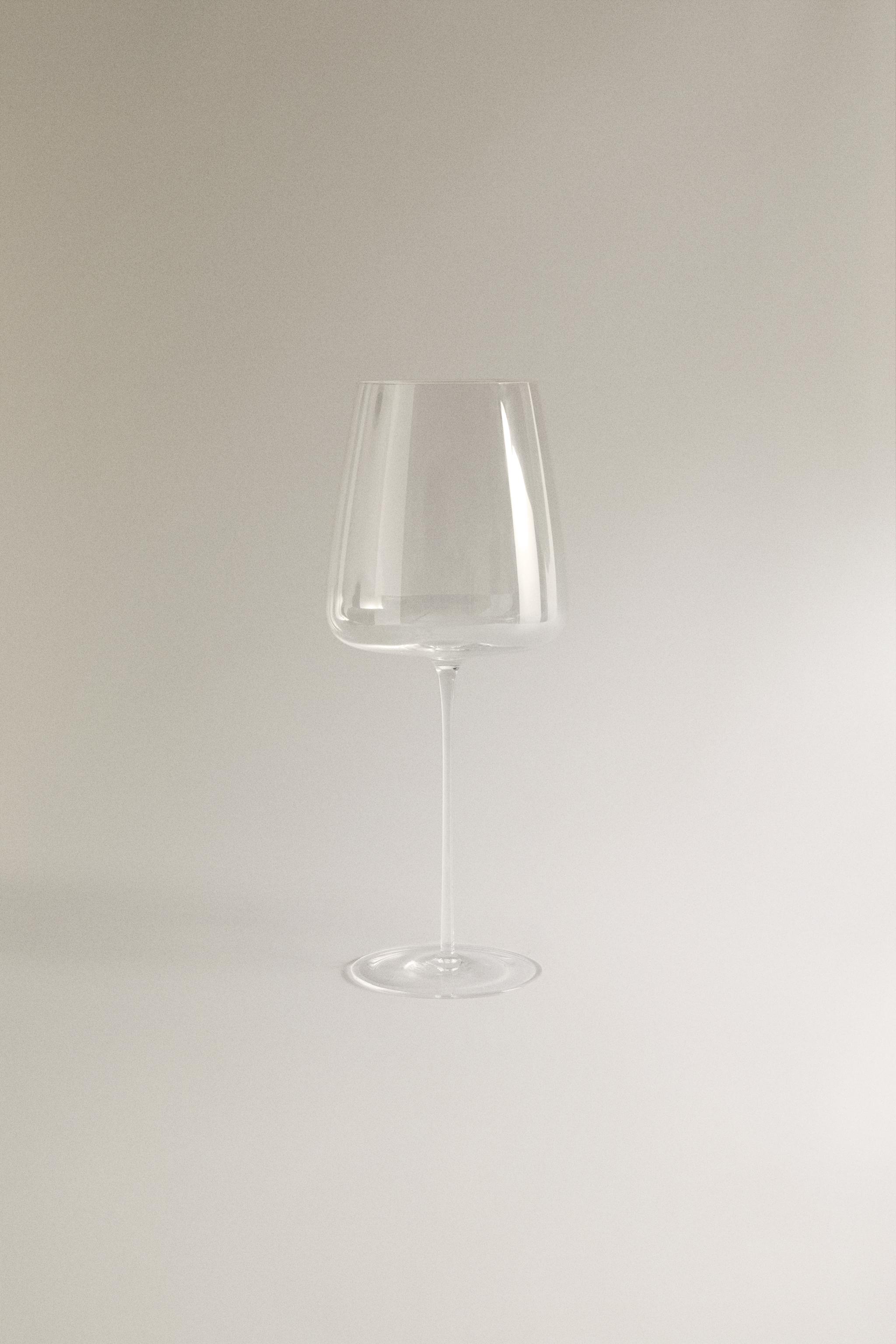 ULTRA LIGHTWEIGHT WINE GLASS