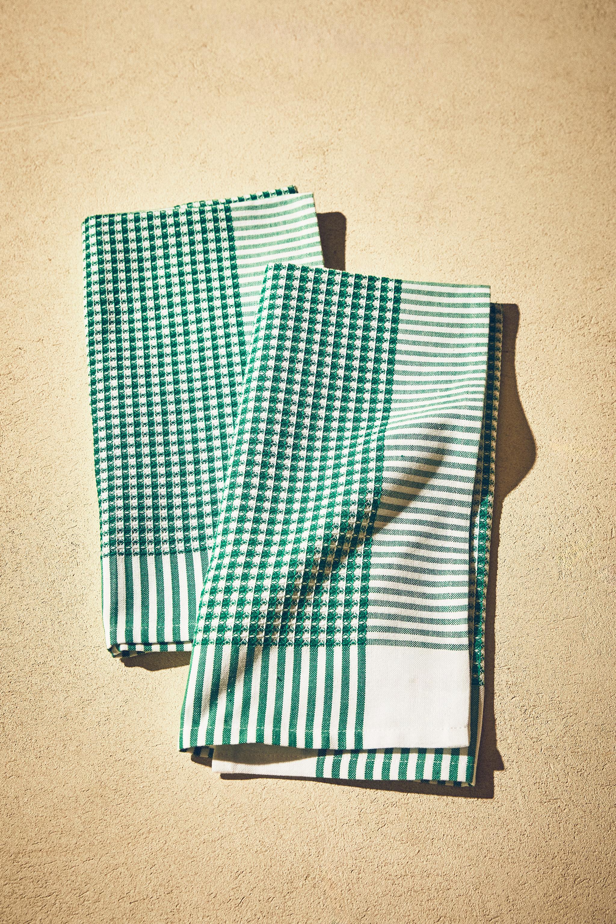 SET OF WAFFLE-KNIT COTTON KITCHEN TOWELS (SET OF 2)
