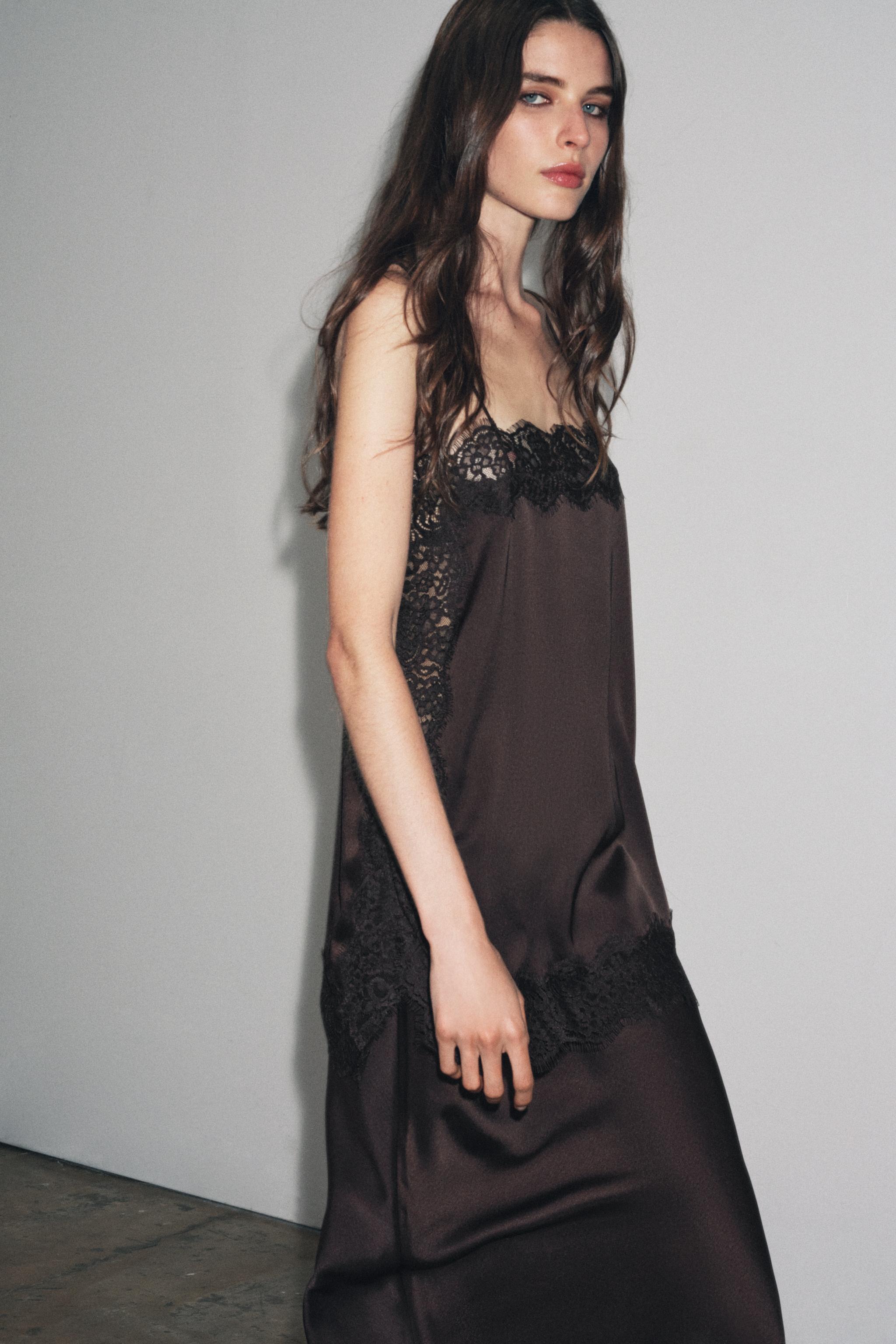 SATIN EFFECT LACE TOP ZW COLLECTION