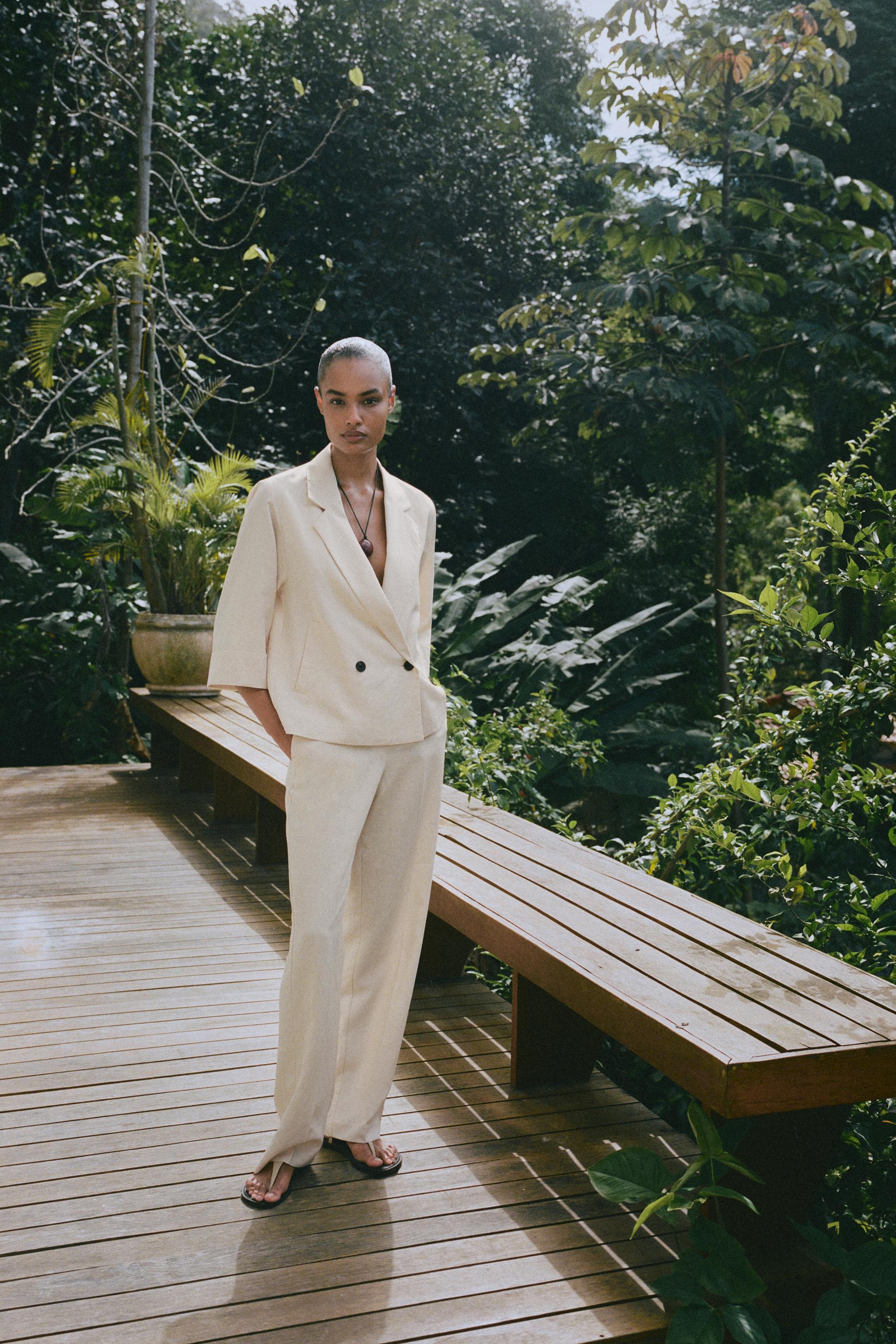 DOUBLE-BREASTED FRENCH SLEEVE BLAZER