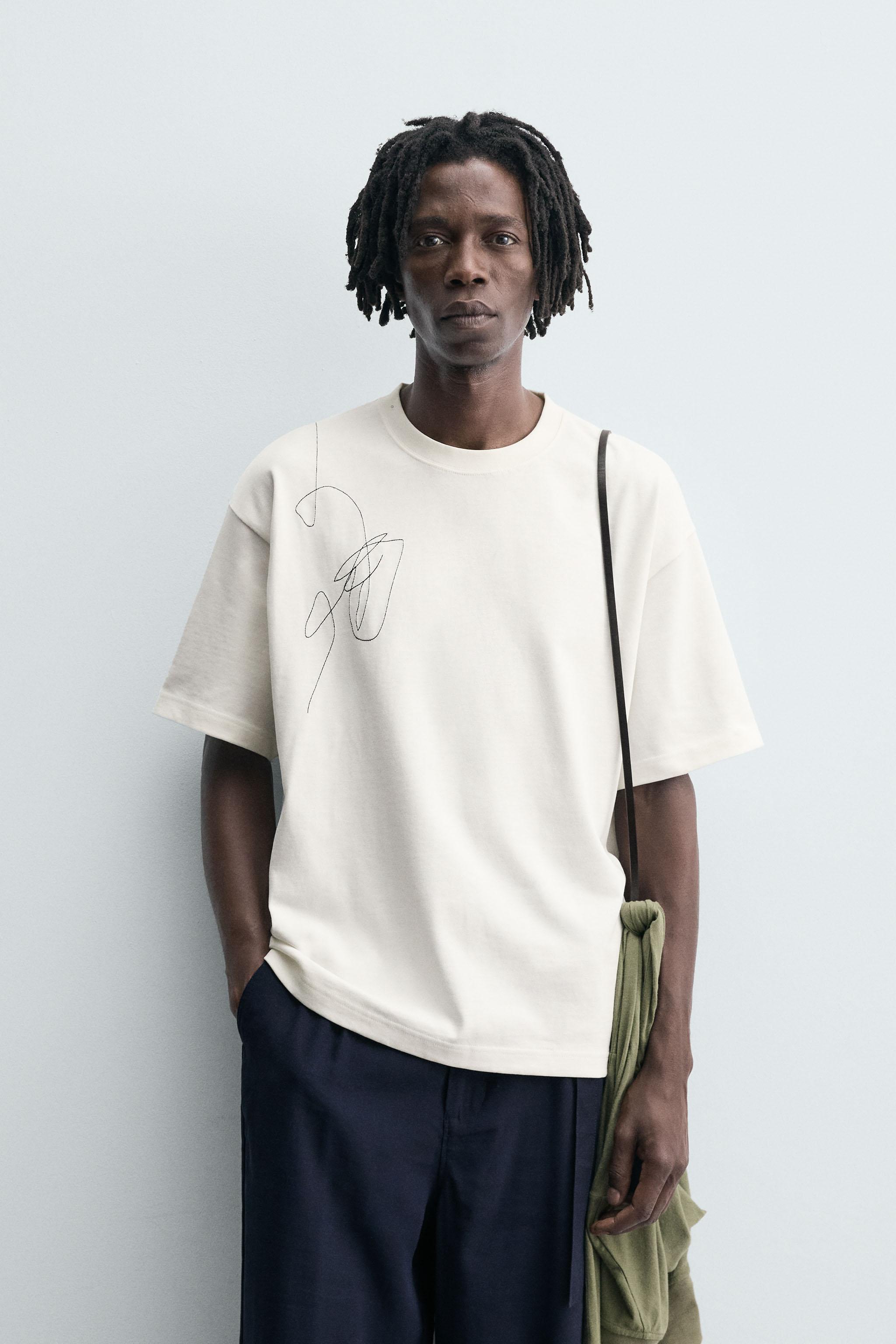 EMBROIDERED PHOTO PRINT T-SHIRT