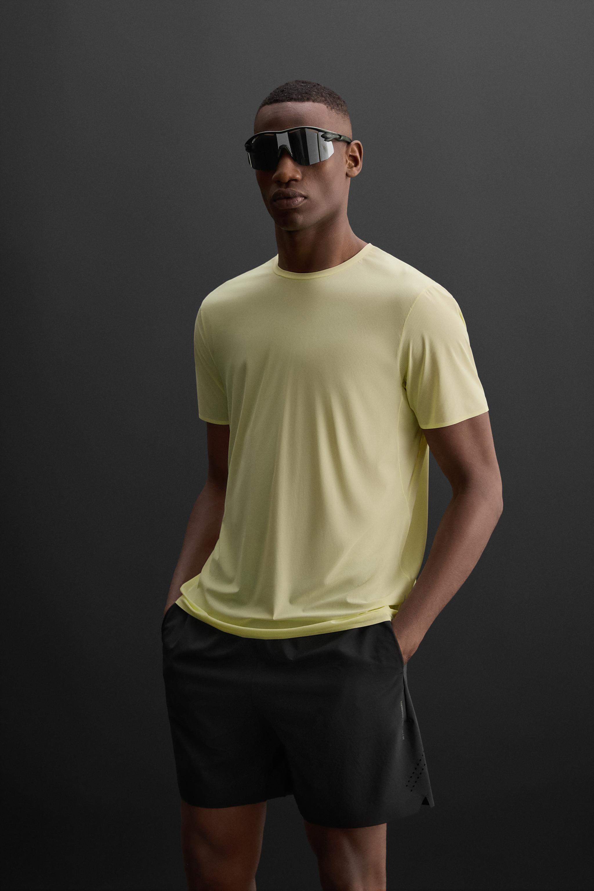 LIGHTWEIGHT TECHNICAL T-SHIRT