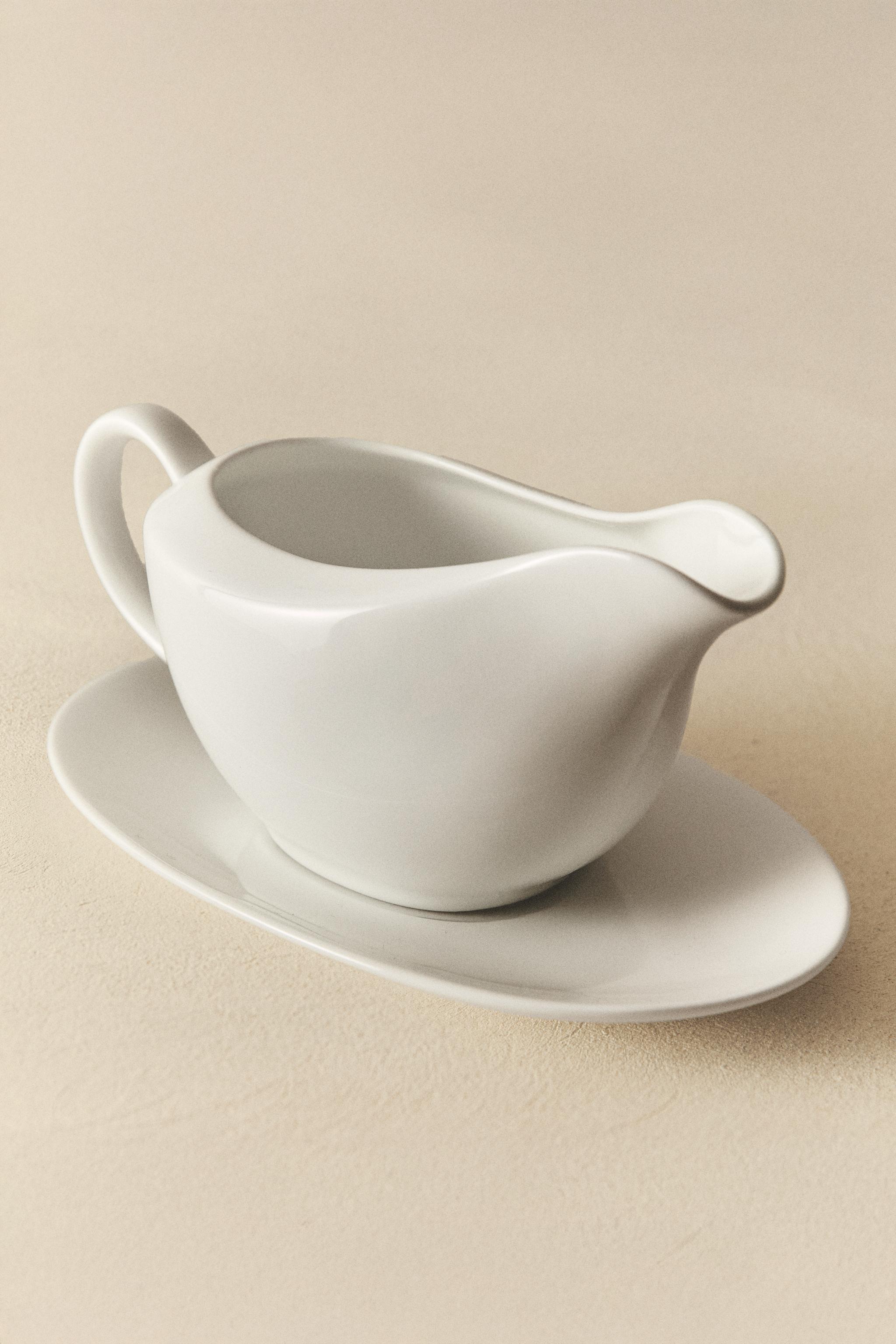 BONE CHINA GRAVY BOAT