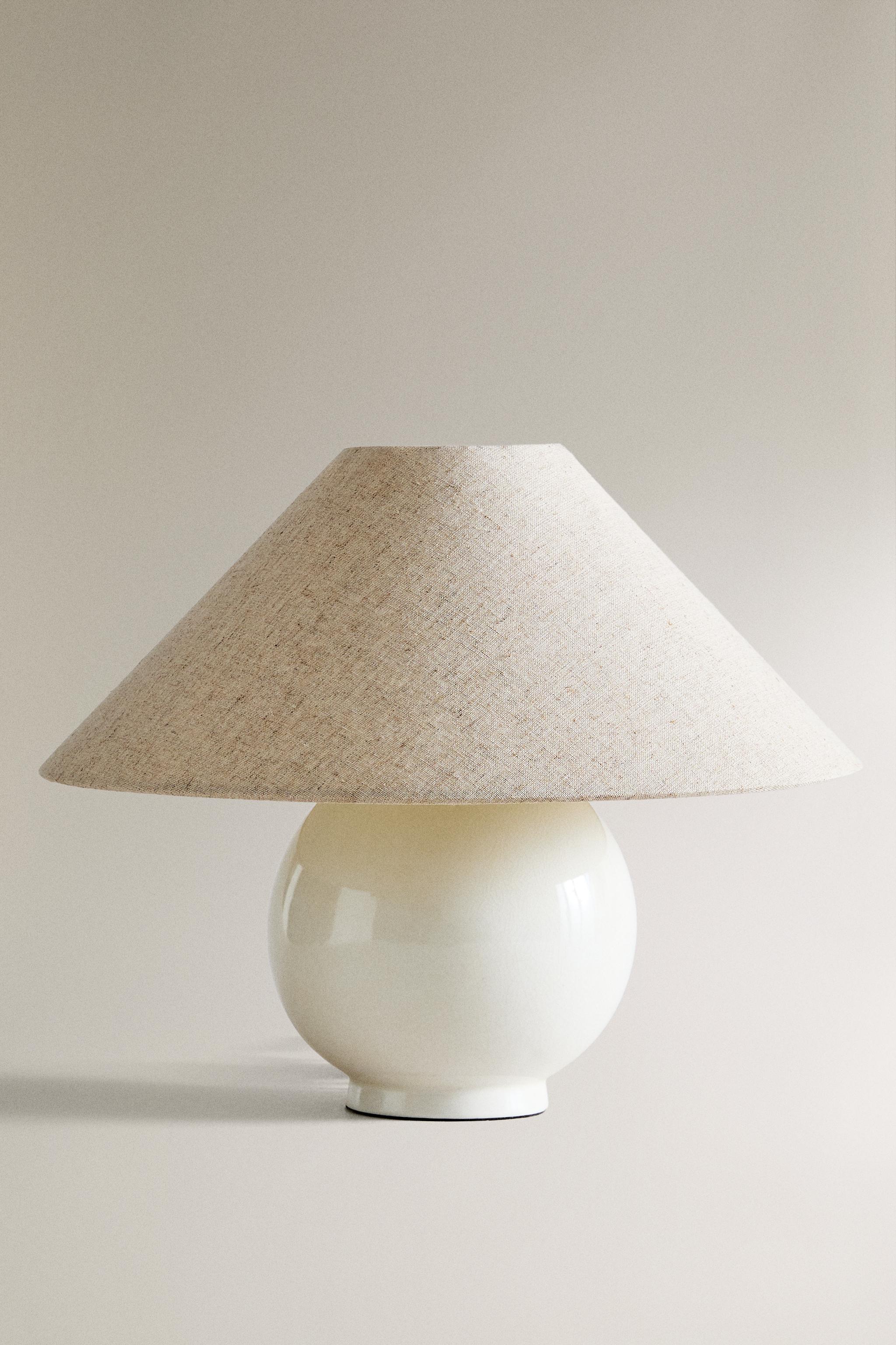 CERAMIC TABLE LAMP