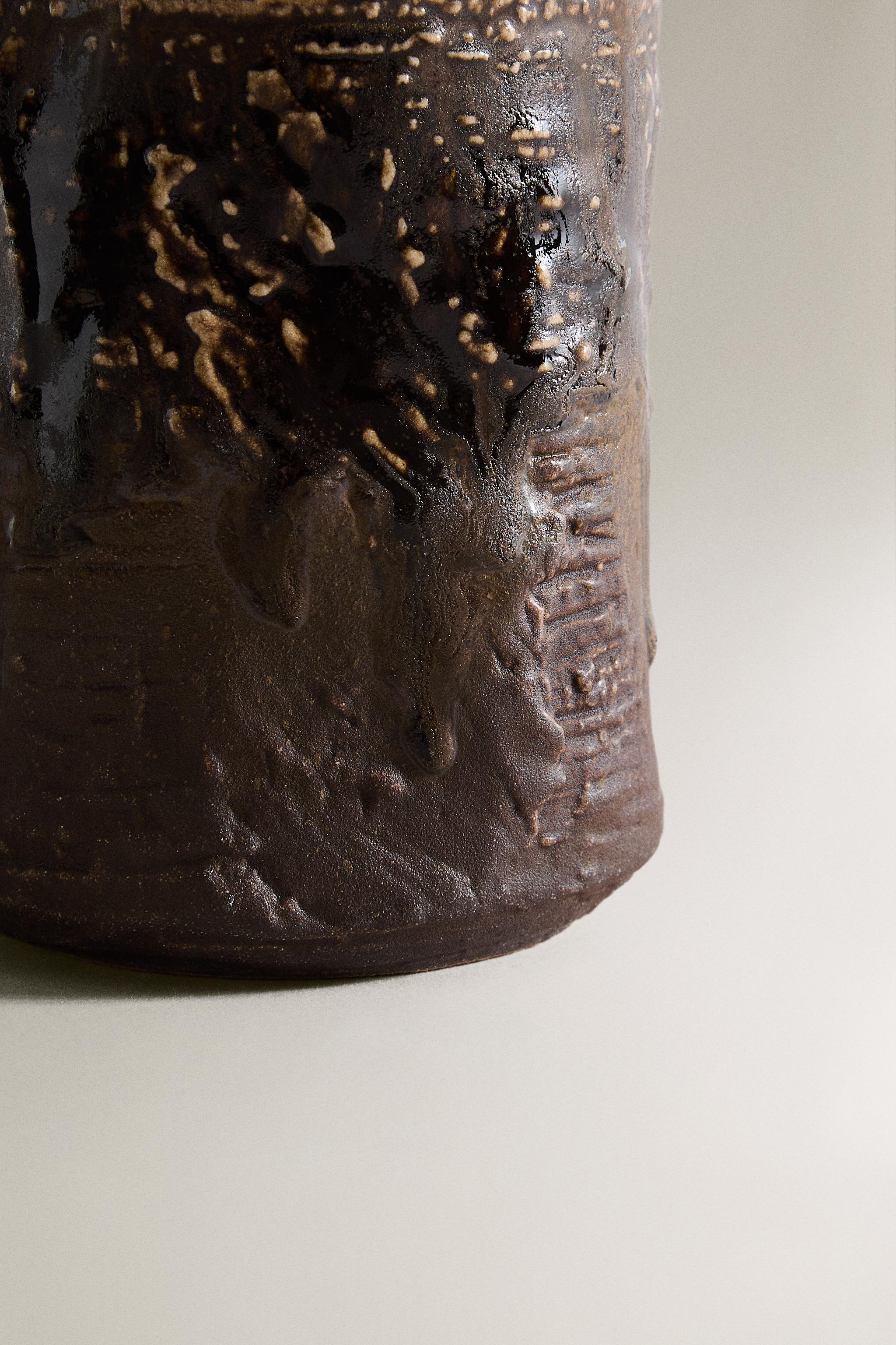 TEXTURED CERAMIC TOOTHBRUSH HOLDER