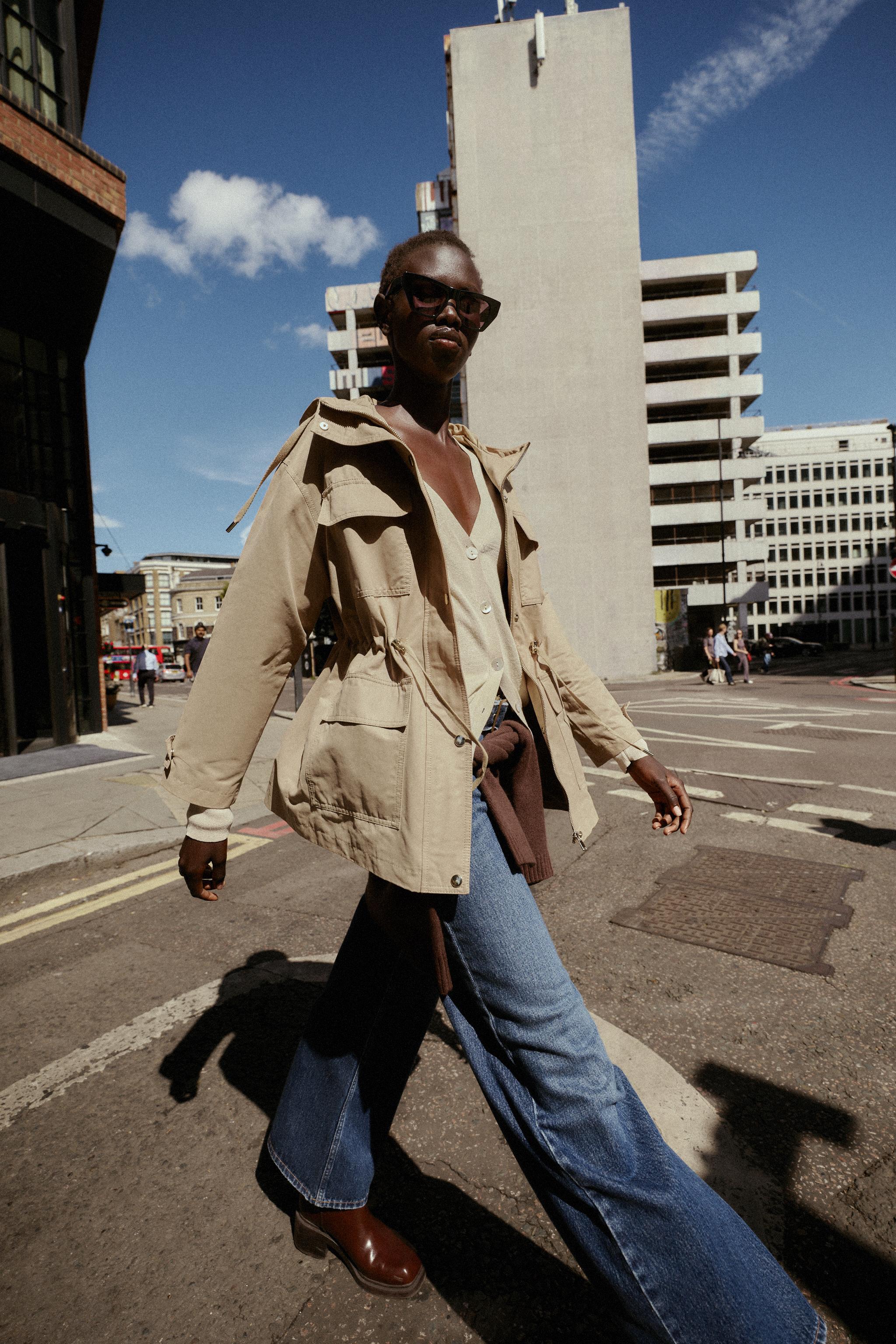 HOODED MULTI-POCKET JACKET