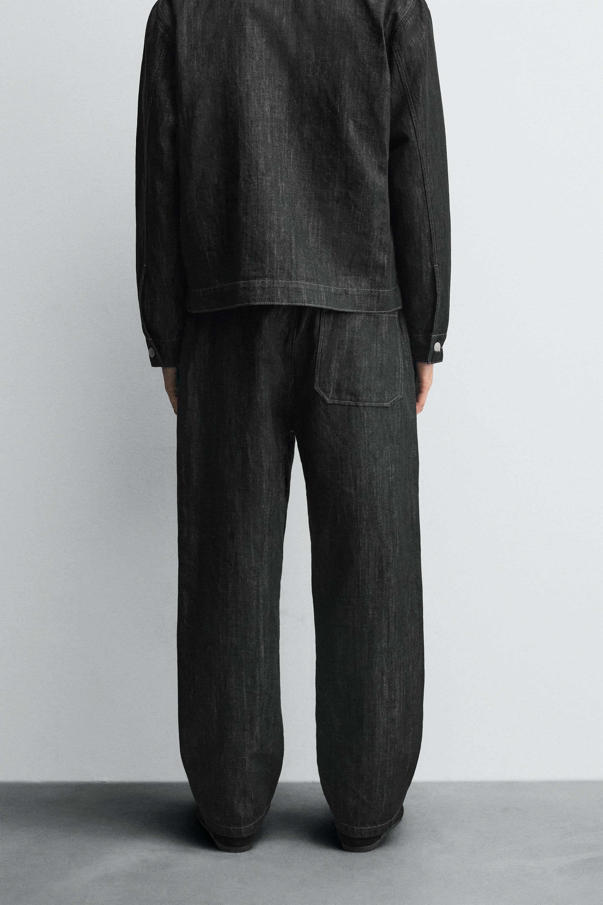 RELAXED FIT JOGGER JEANS