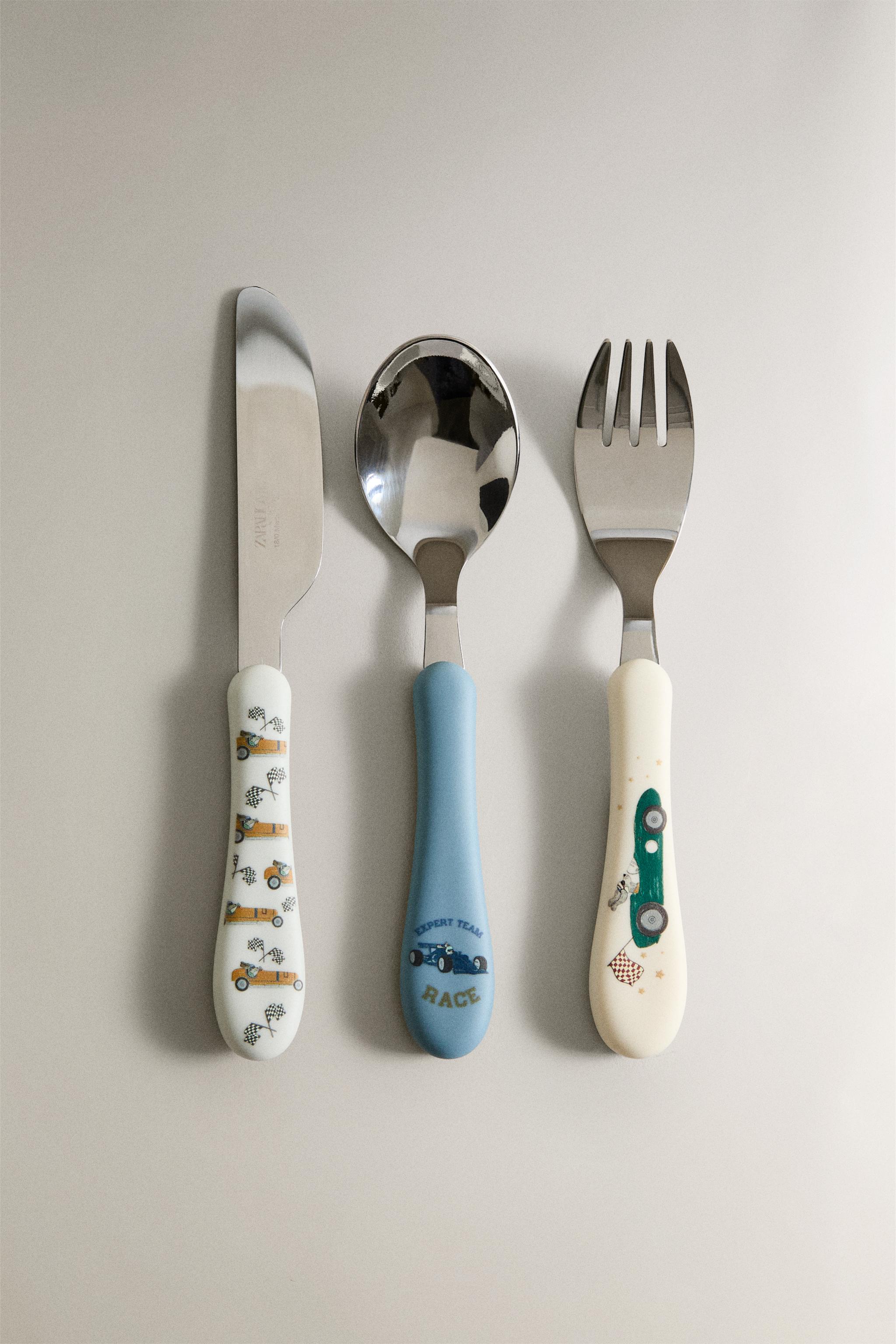 CHILDREN'S RACING DOG FLATWARE SET