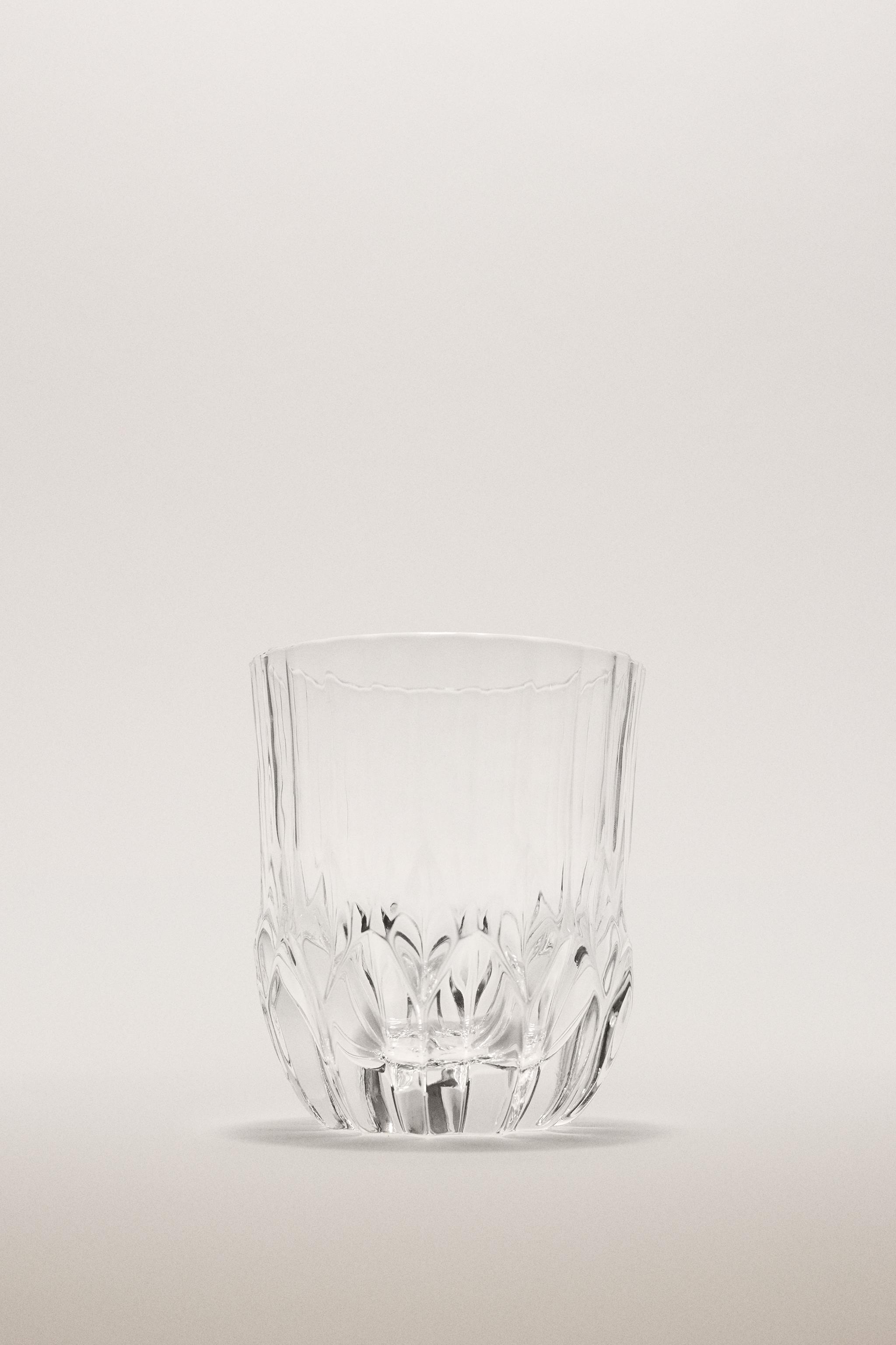 ENGRAVED-EFFECT CRYSTALLINE TUMBLER