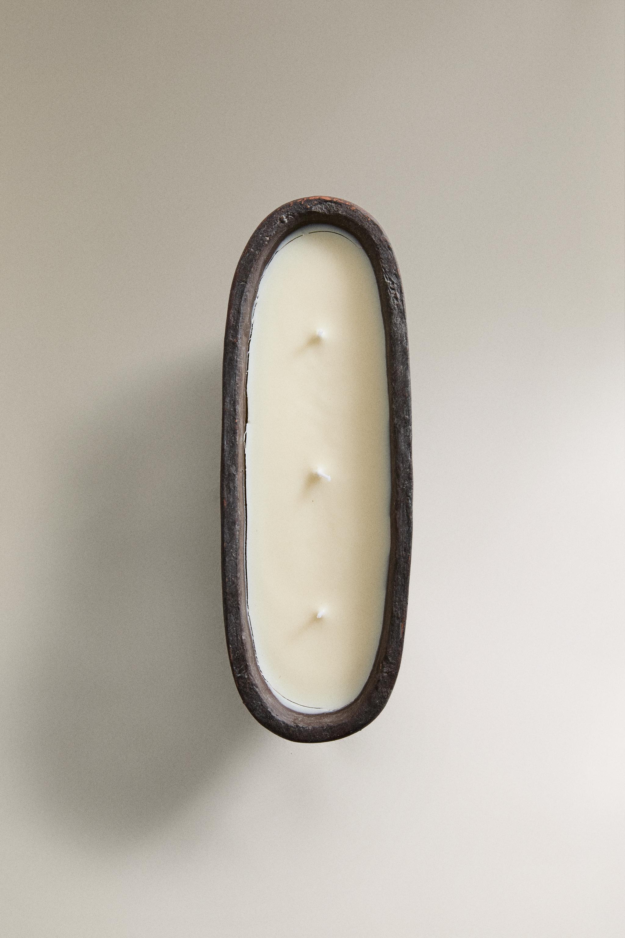 (600 GR) LEATHER AMBER SCENTED CANDLE