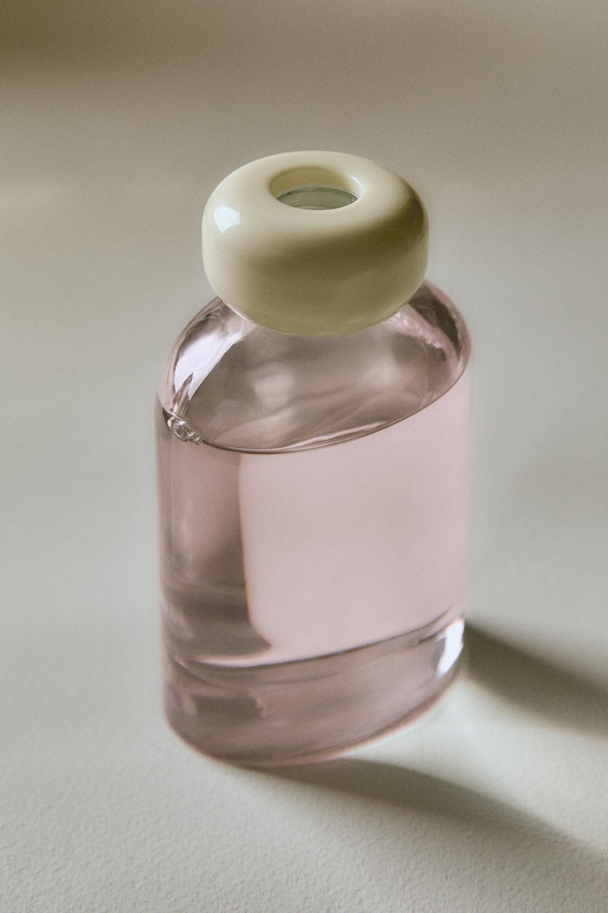 (4.06 oz) MUSKY LILY MIKADO AIR FRESHENER