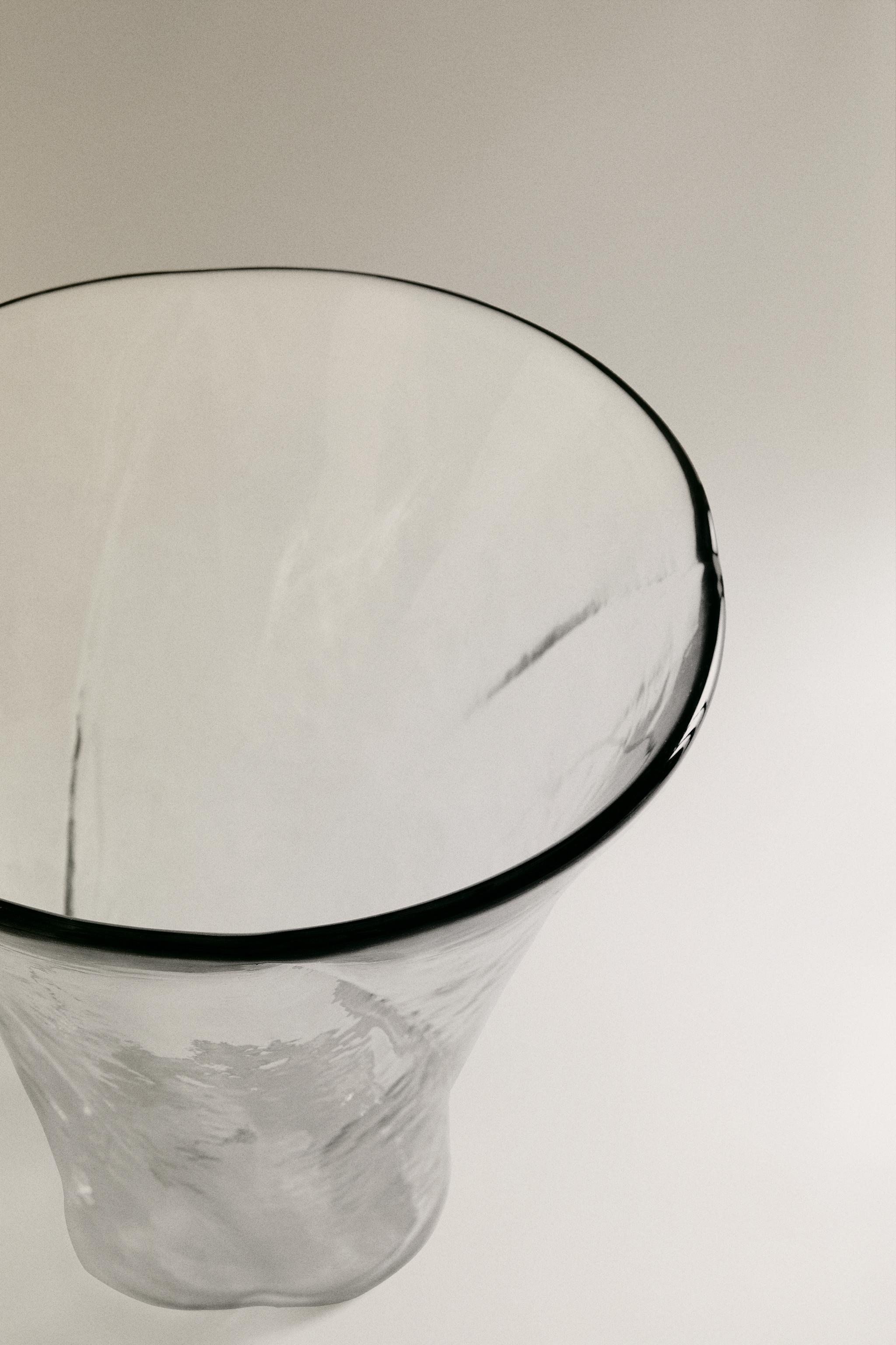 LARGE WAVY GLASS VASE