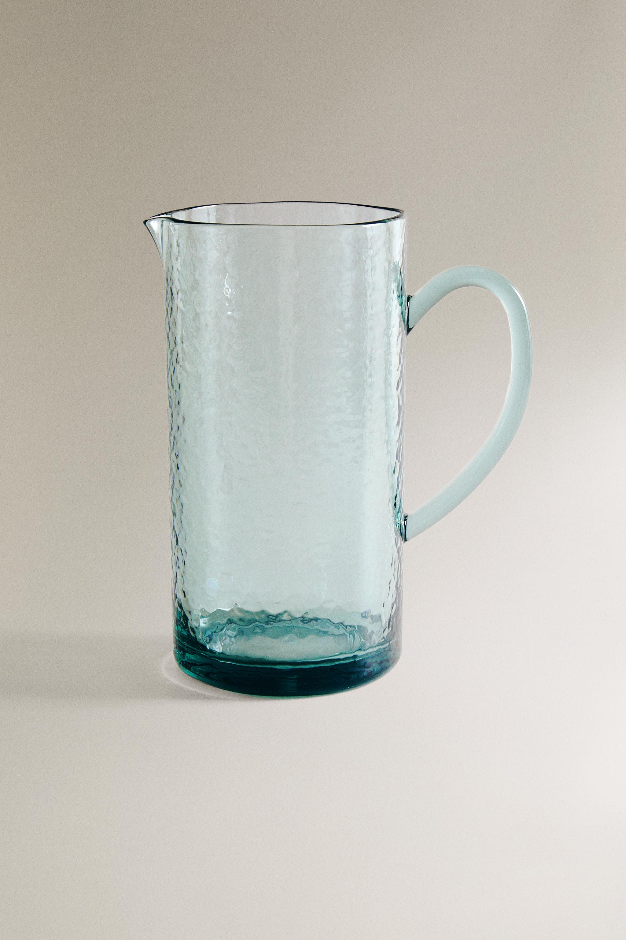 HAMMERED ACRYLIC PITCHER
