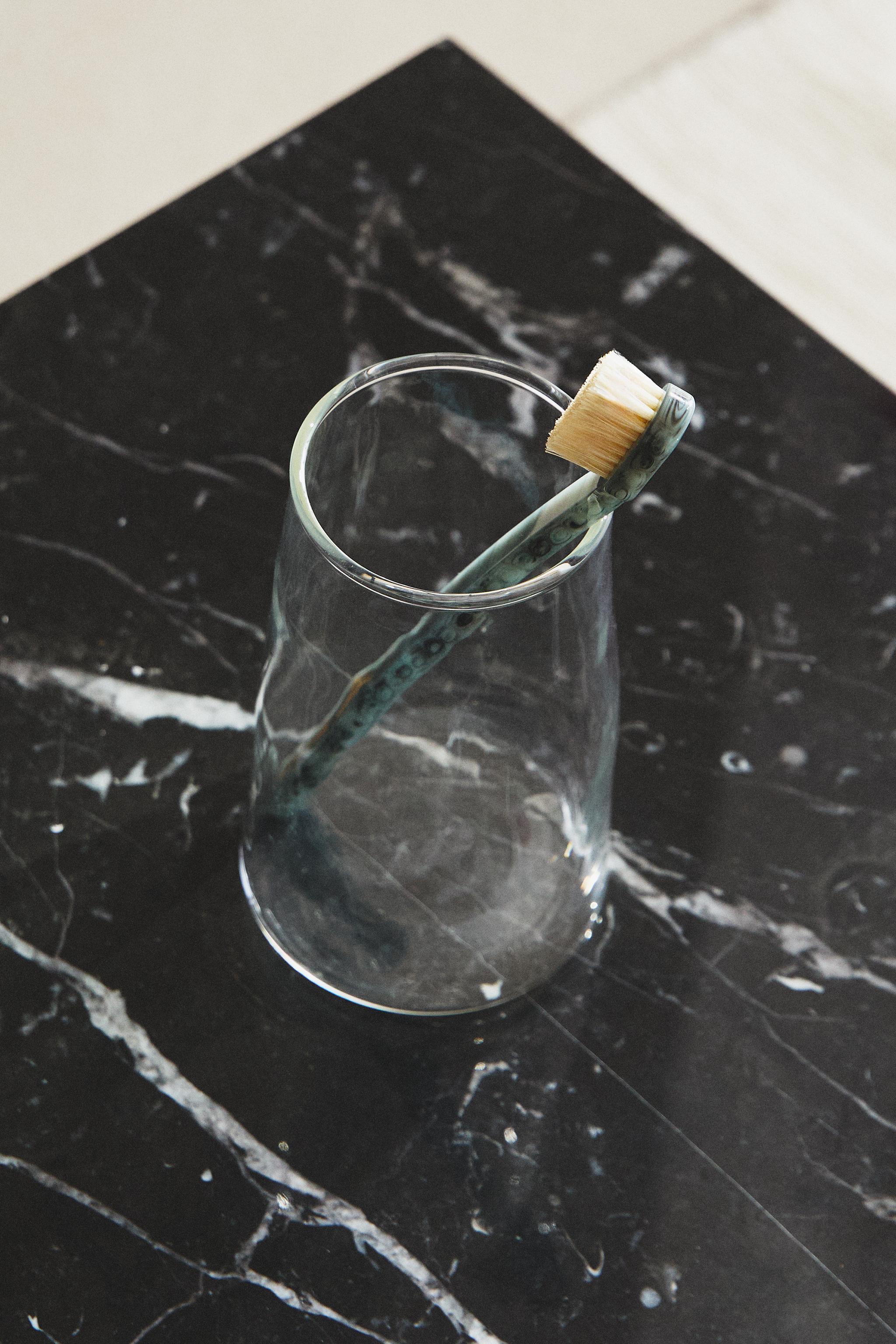 BOROSILICATE GLASS TOOTHBRUSH HOLDER
