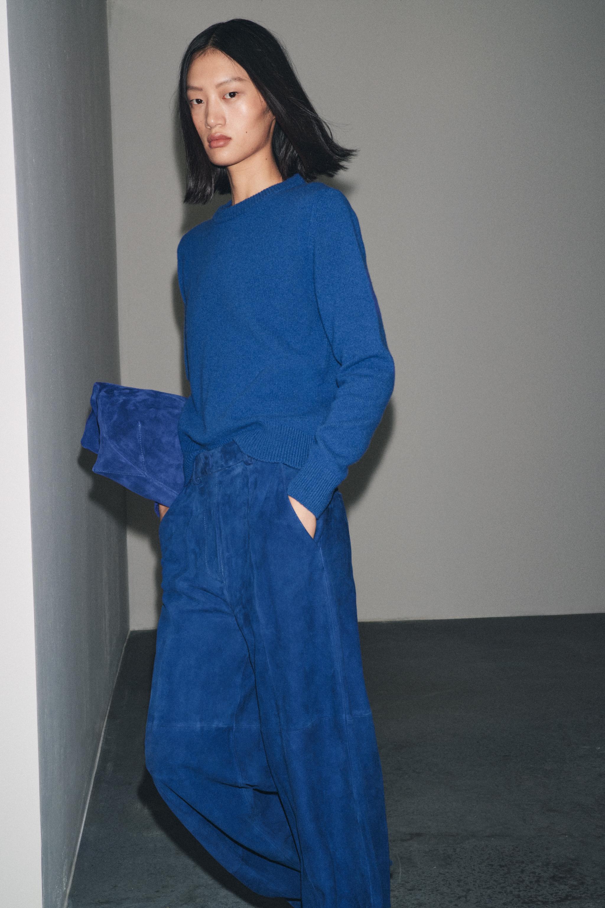 BASIC CASHMERE AND WOOL SWEATER