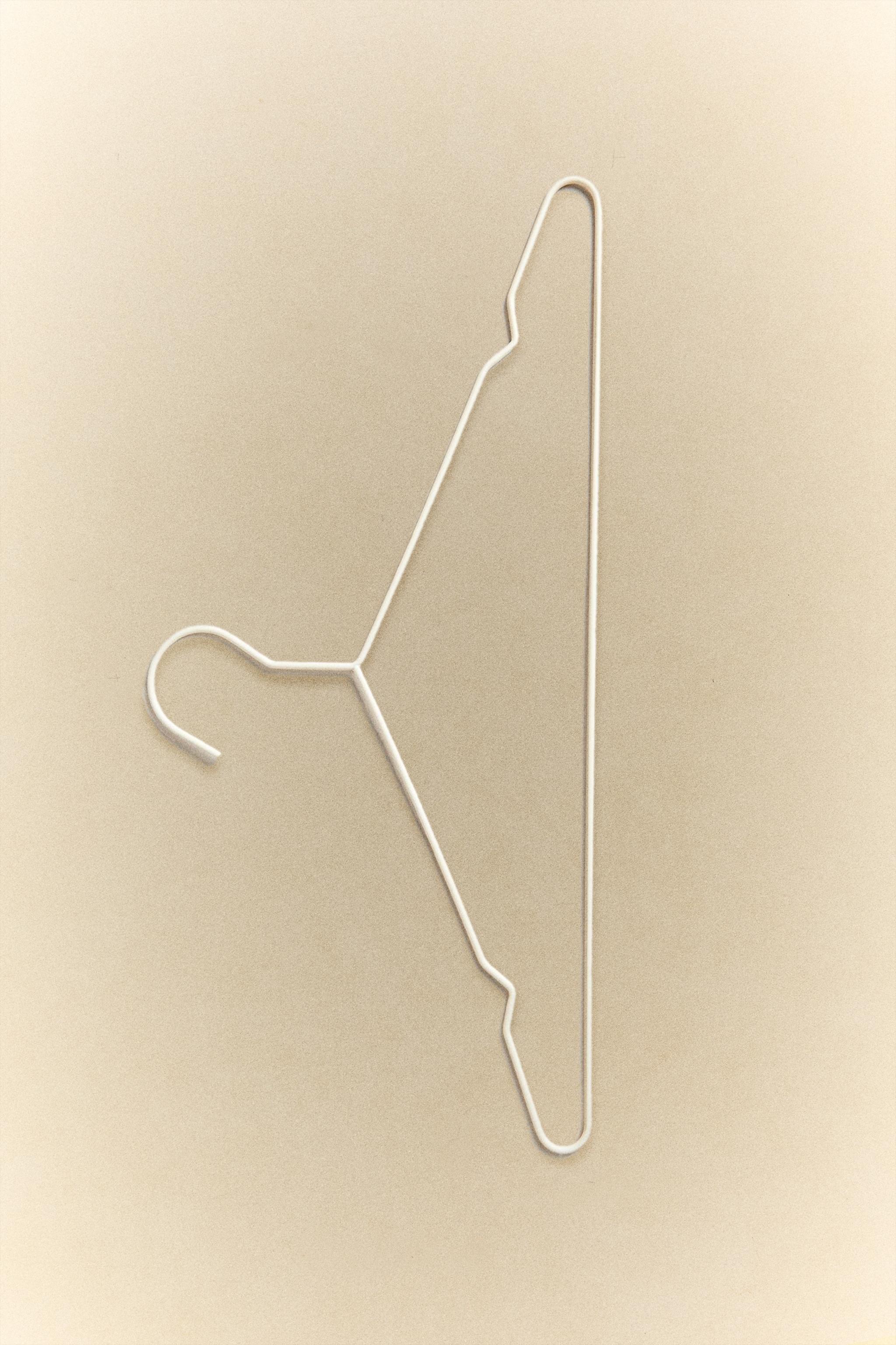 RUBBERIZED HANGERS (PACK OF 6)