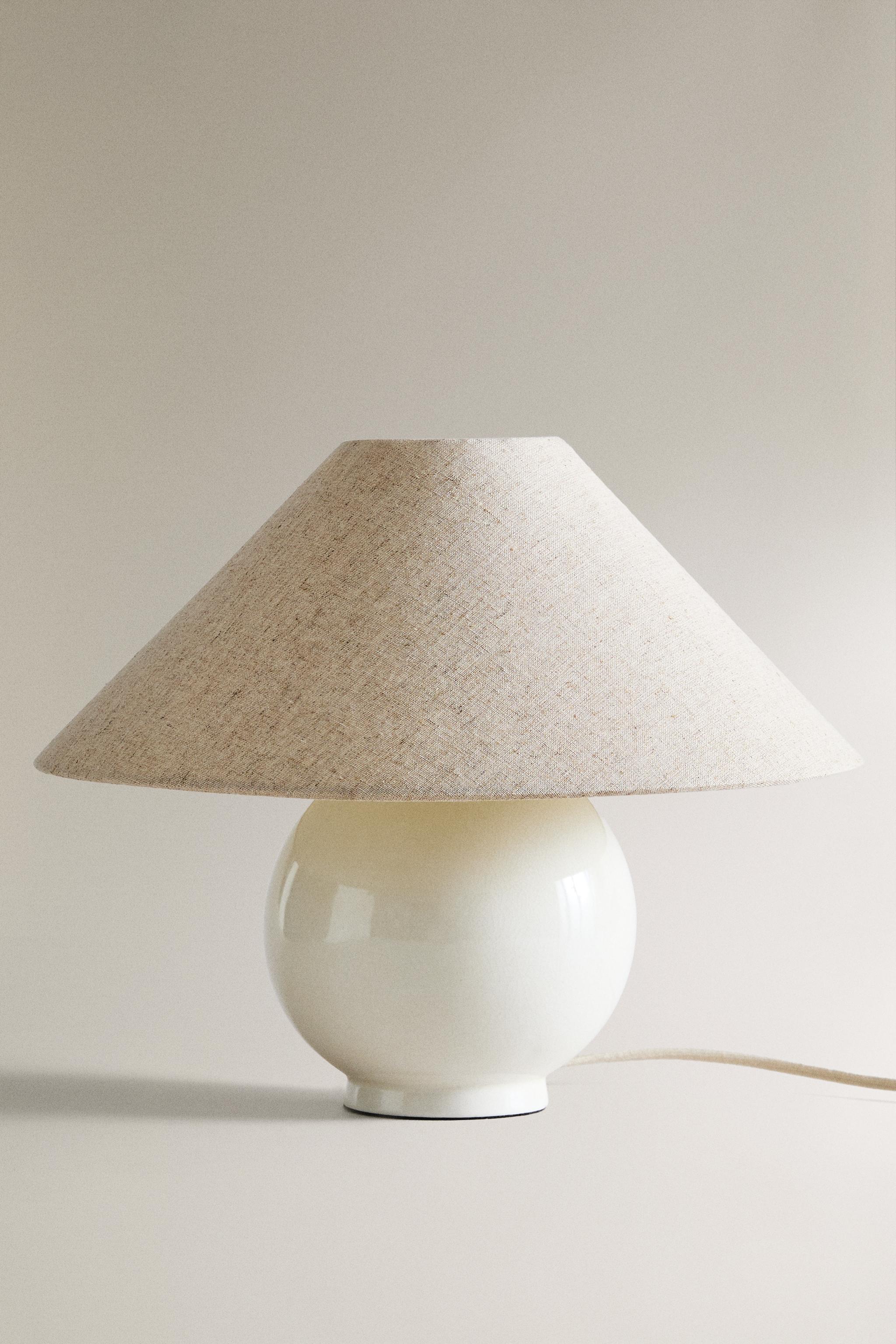 CERAMIC TABLE LAMP