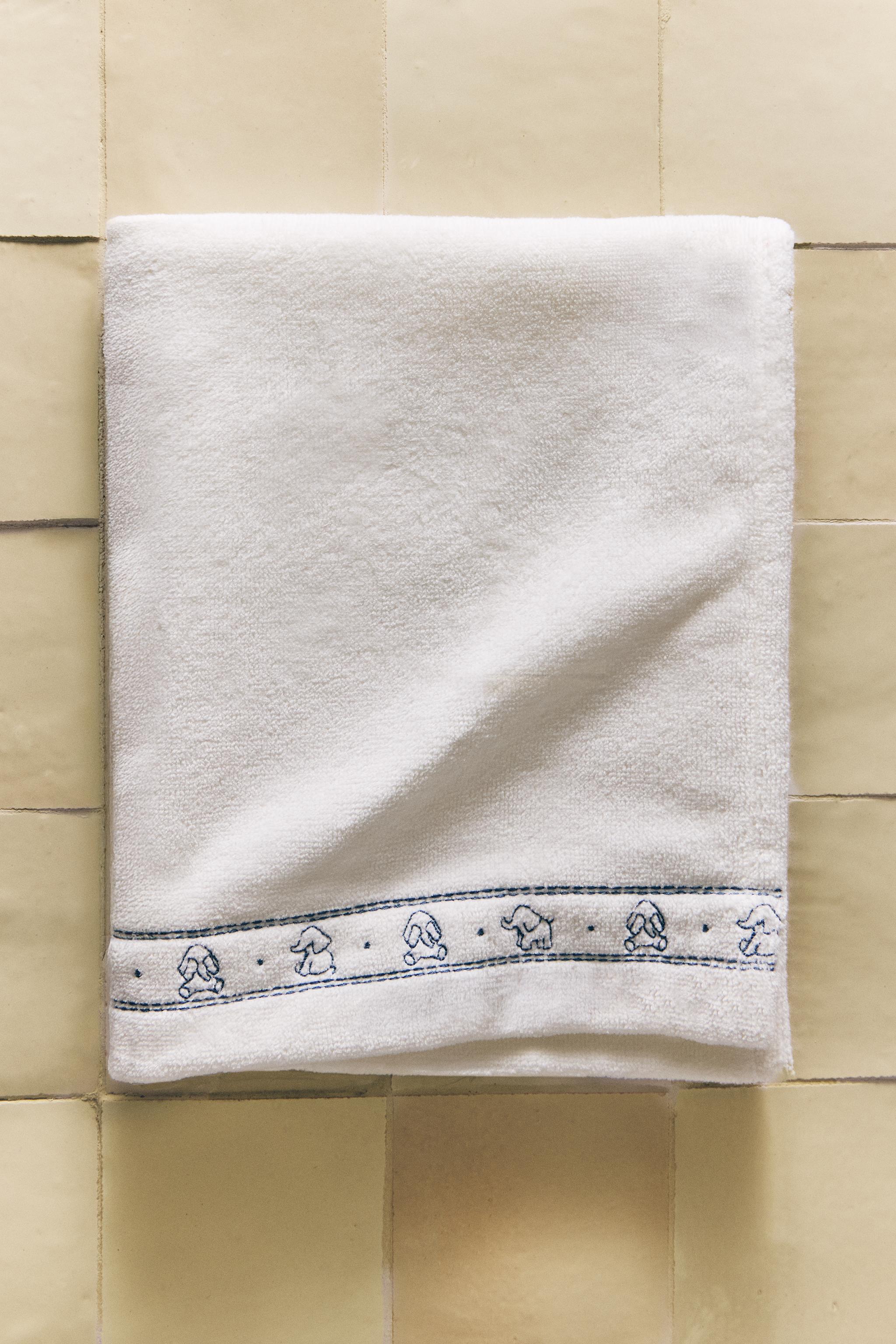 CHILDREN'S ELEPHANT VELOUR BATH TOWEL