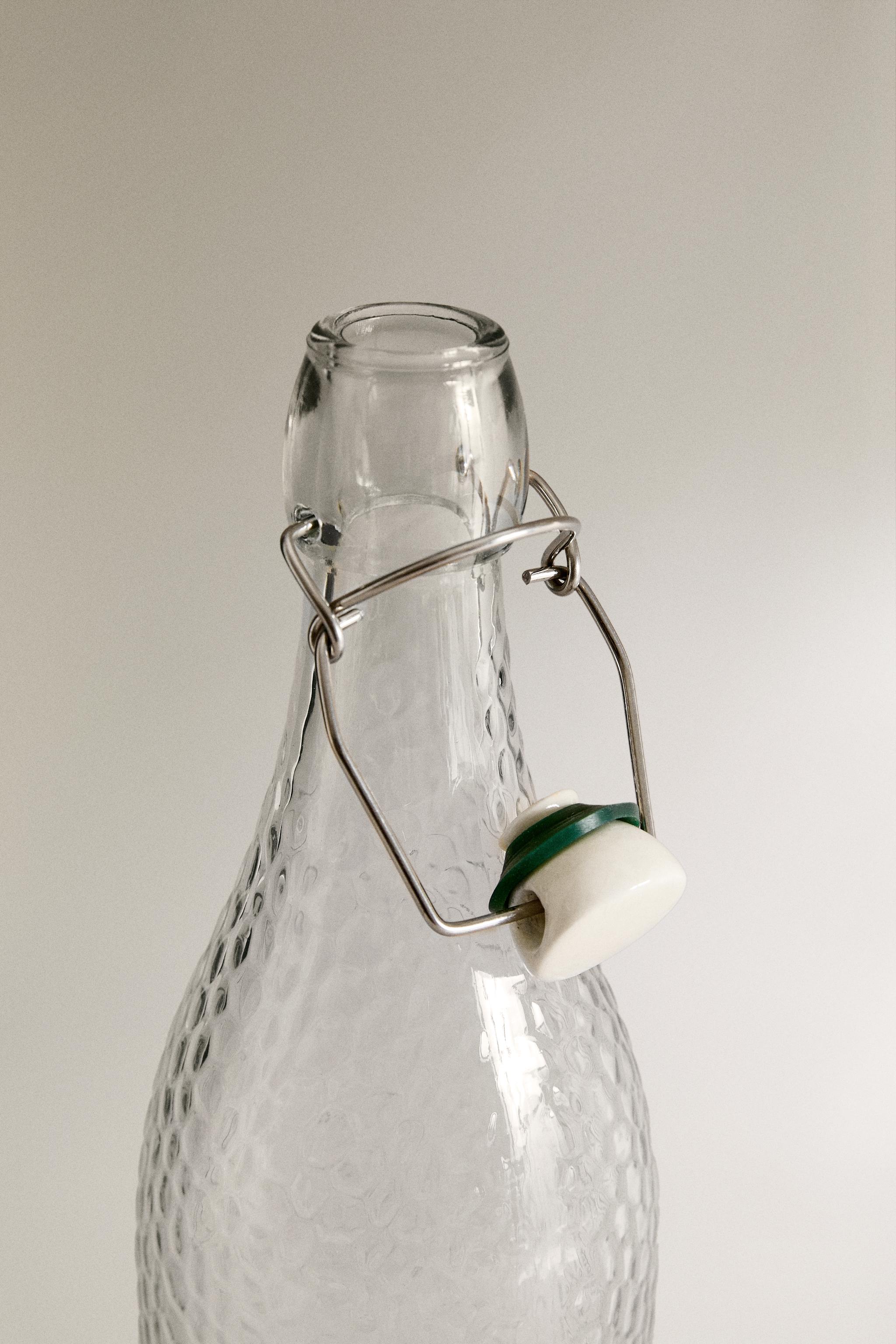 BOTTLE WITH CERAMIC STOPPER