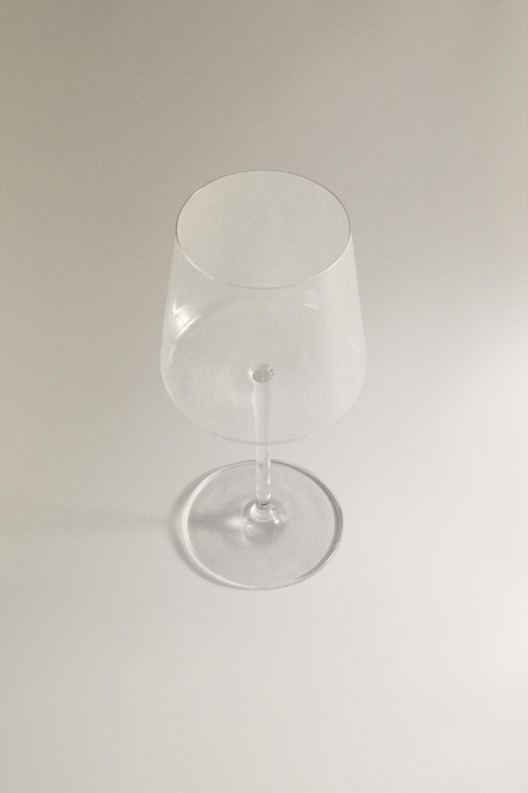 CONICAL CRYSTALLINE WINE GLASS