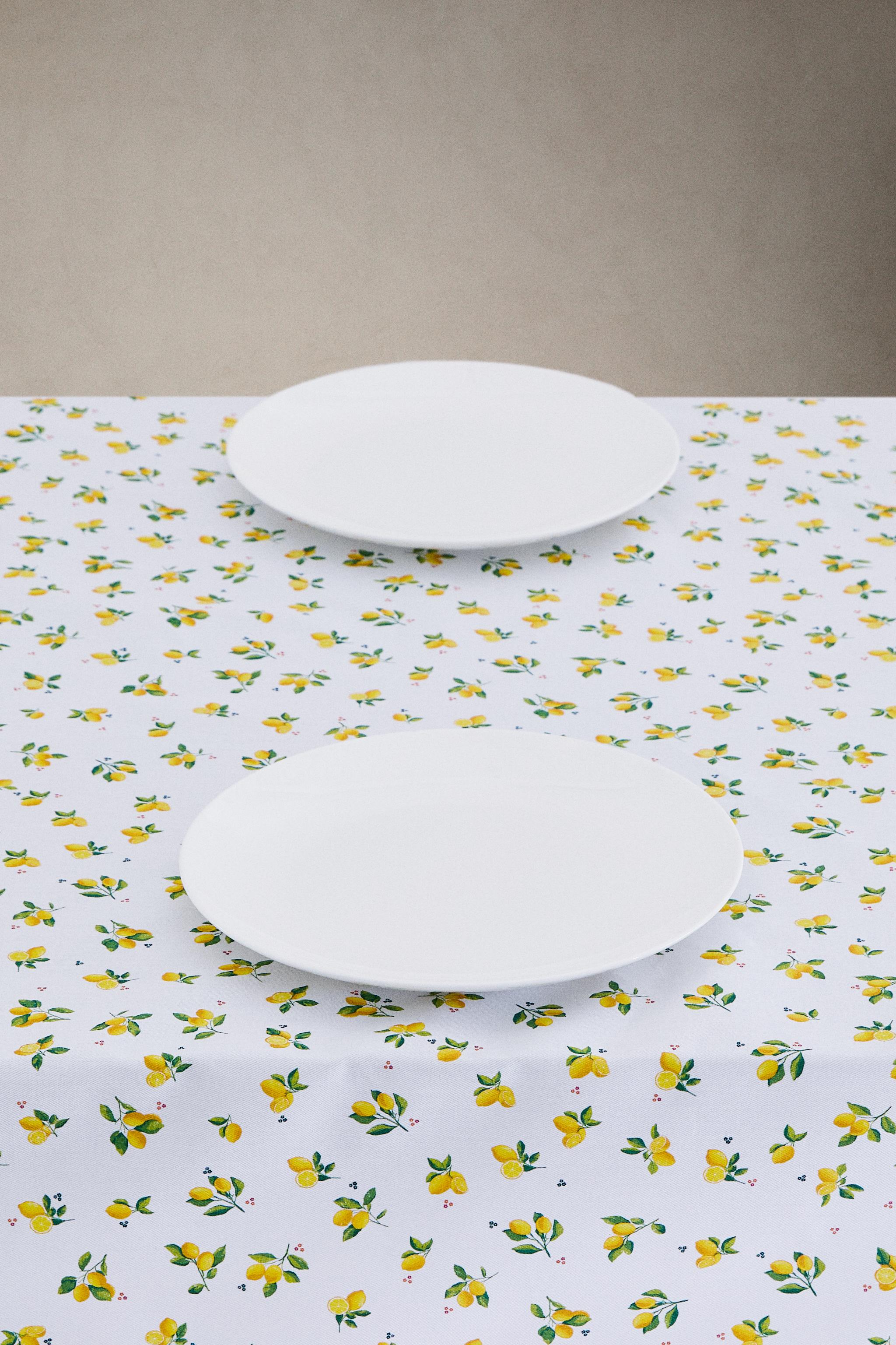 RESIN-COATED COTTON TABLECLOTH WITH LEMONS
