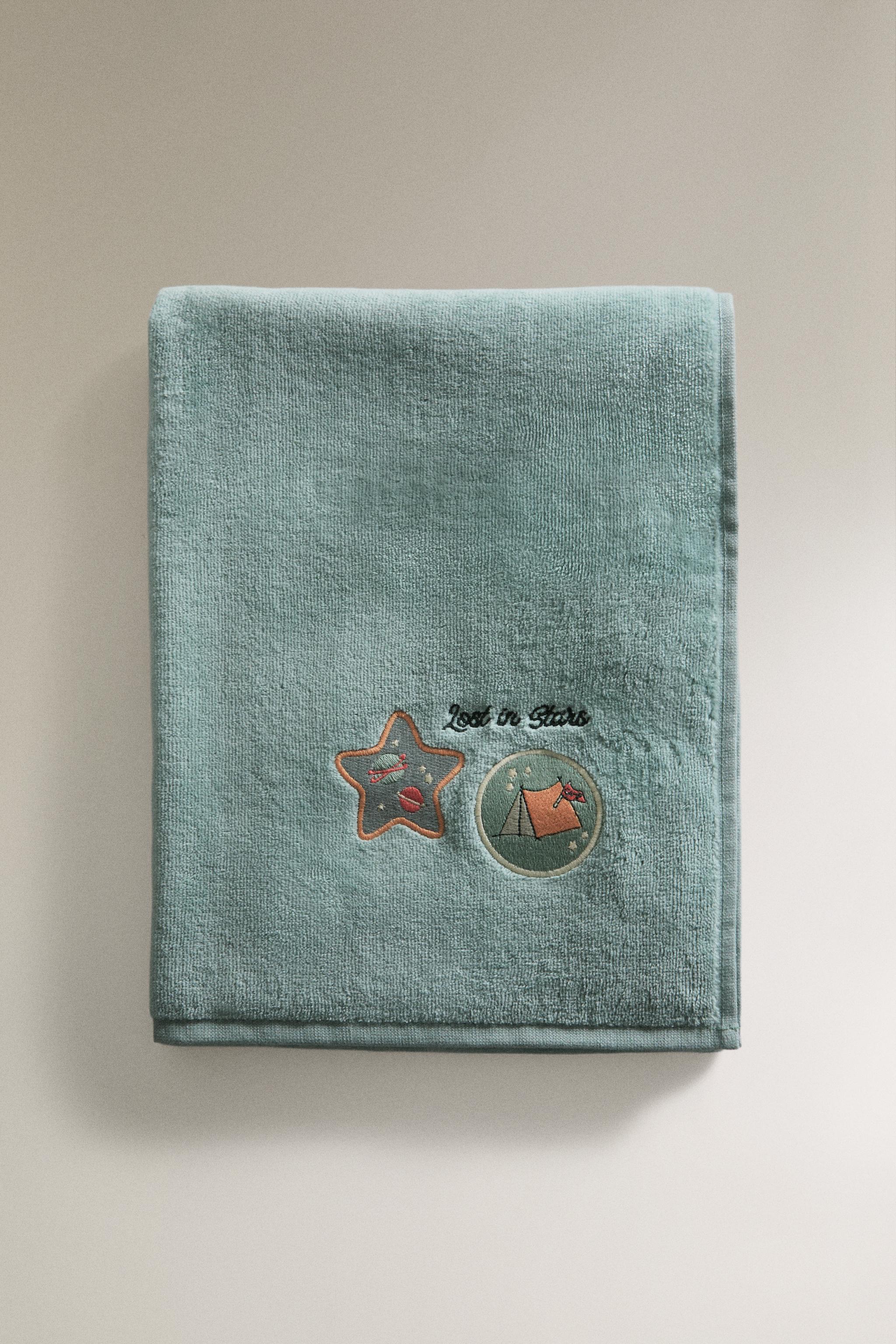 CHILDREN'S VELOUR TOWEL WITH SPACE PATCHES