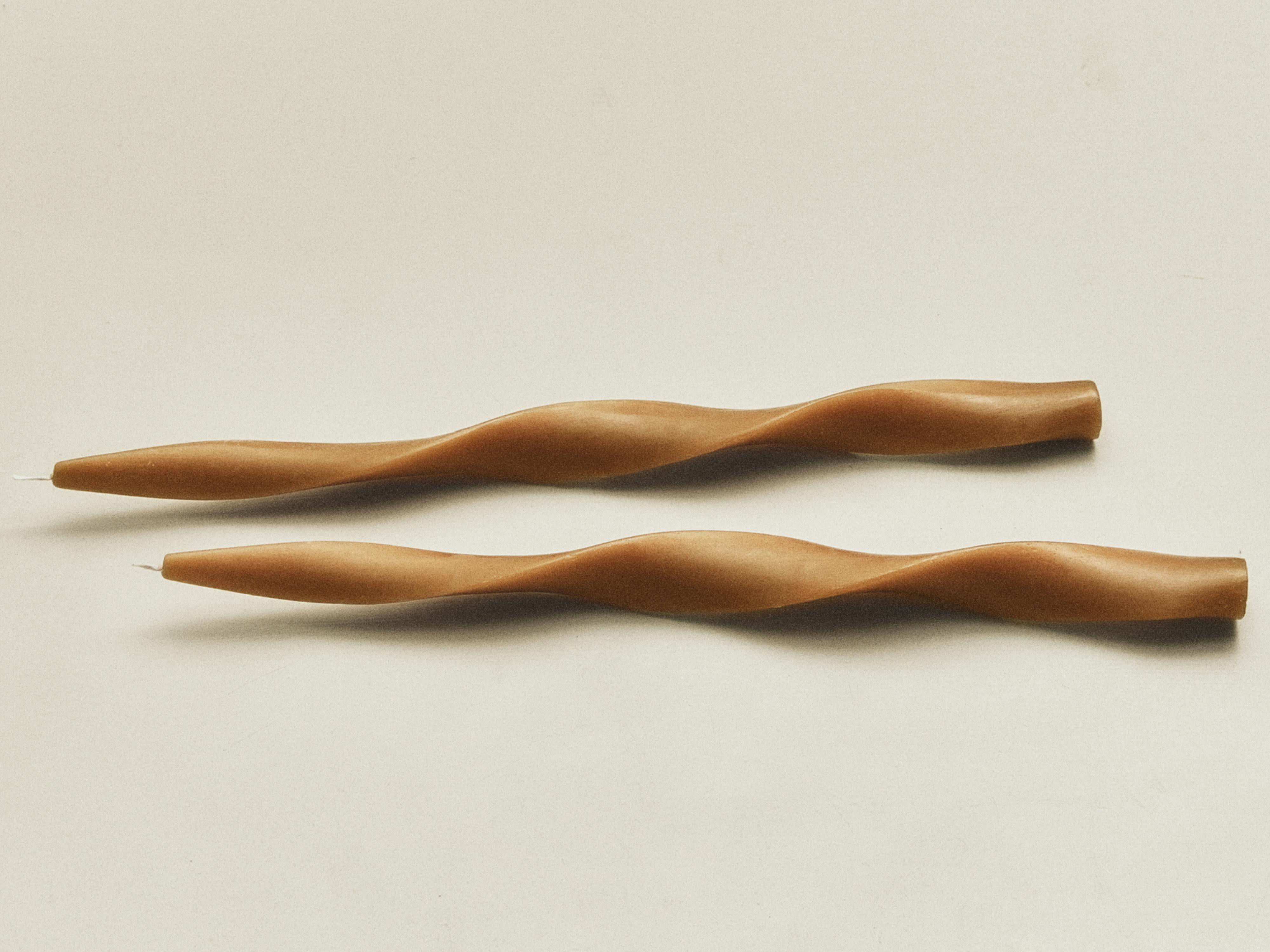 SET OF DECORATIVE POWDERED CANDLES (SET OF 2)