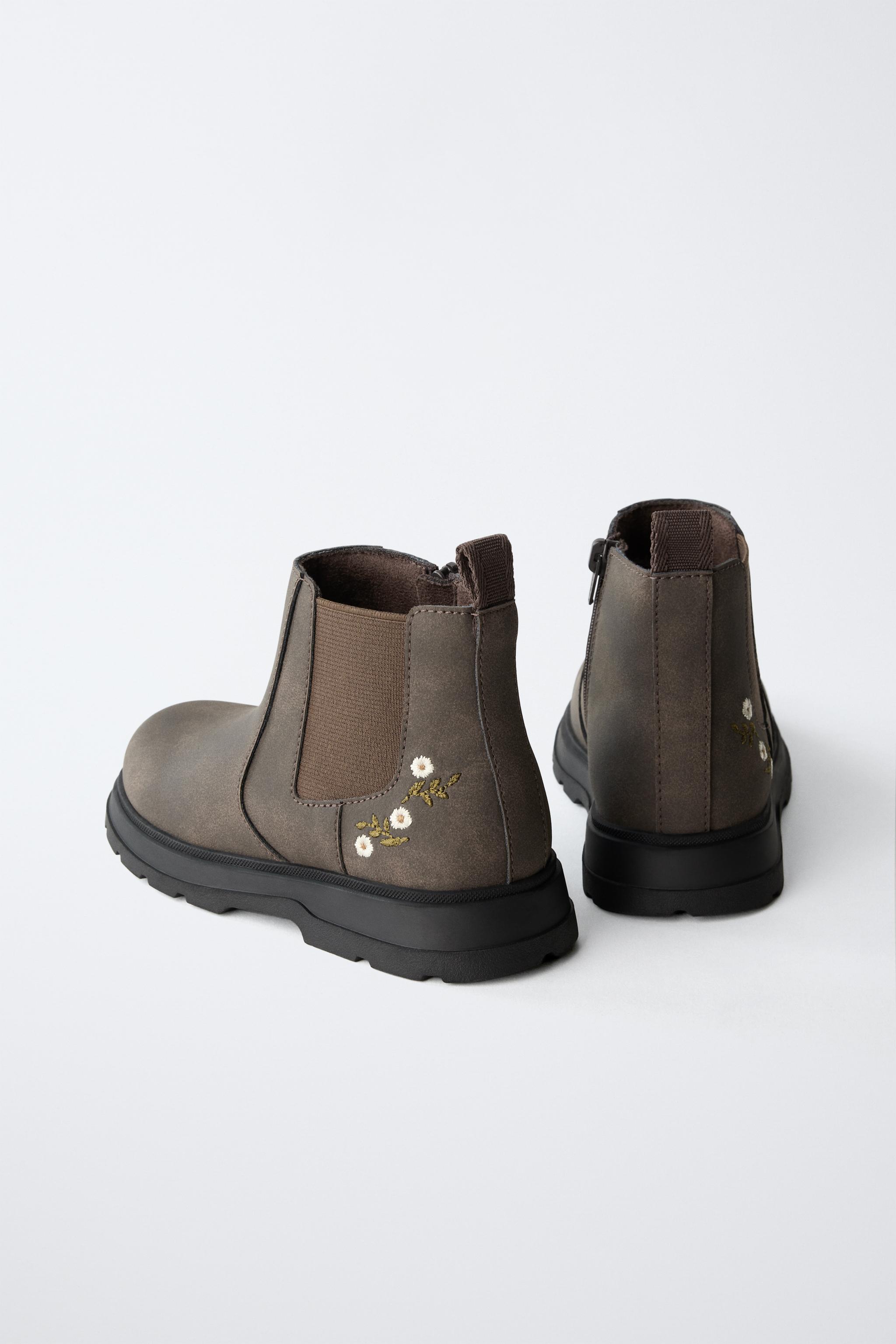 FLOWER CHELSEA BOOTS