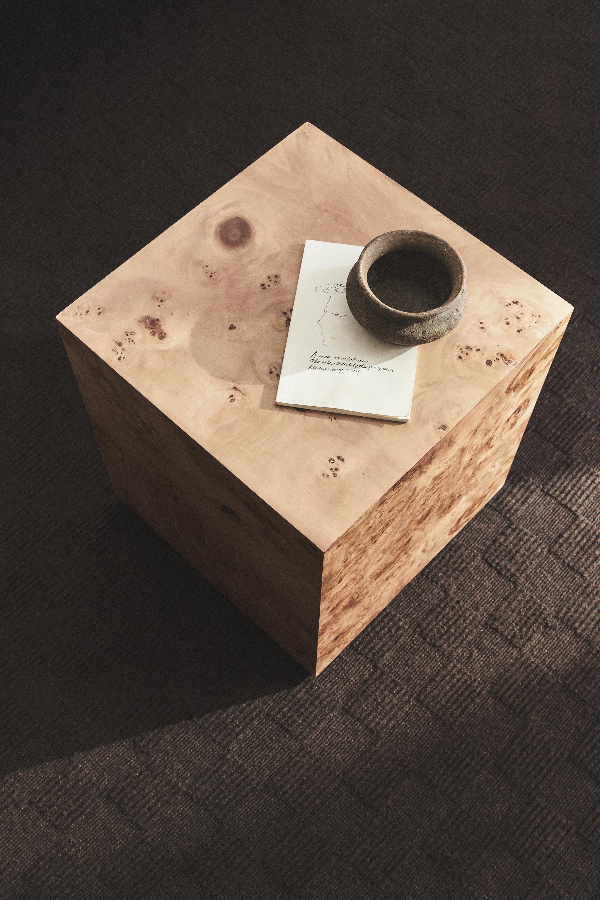 ROOT WOOD CUBE TABLE