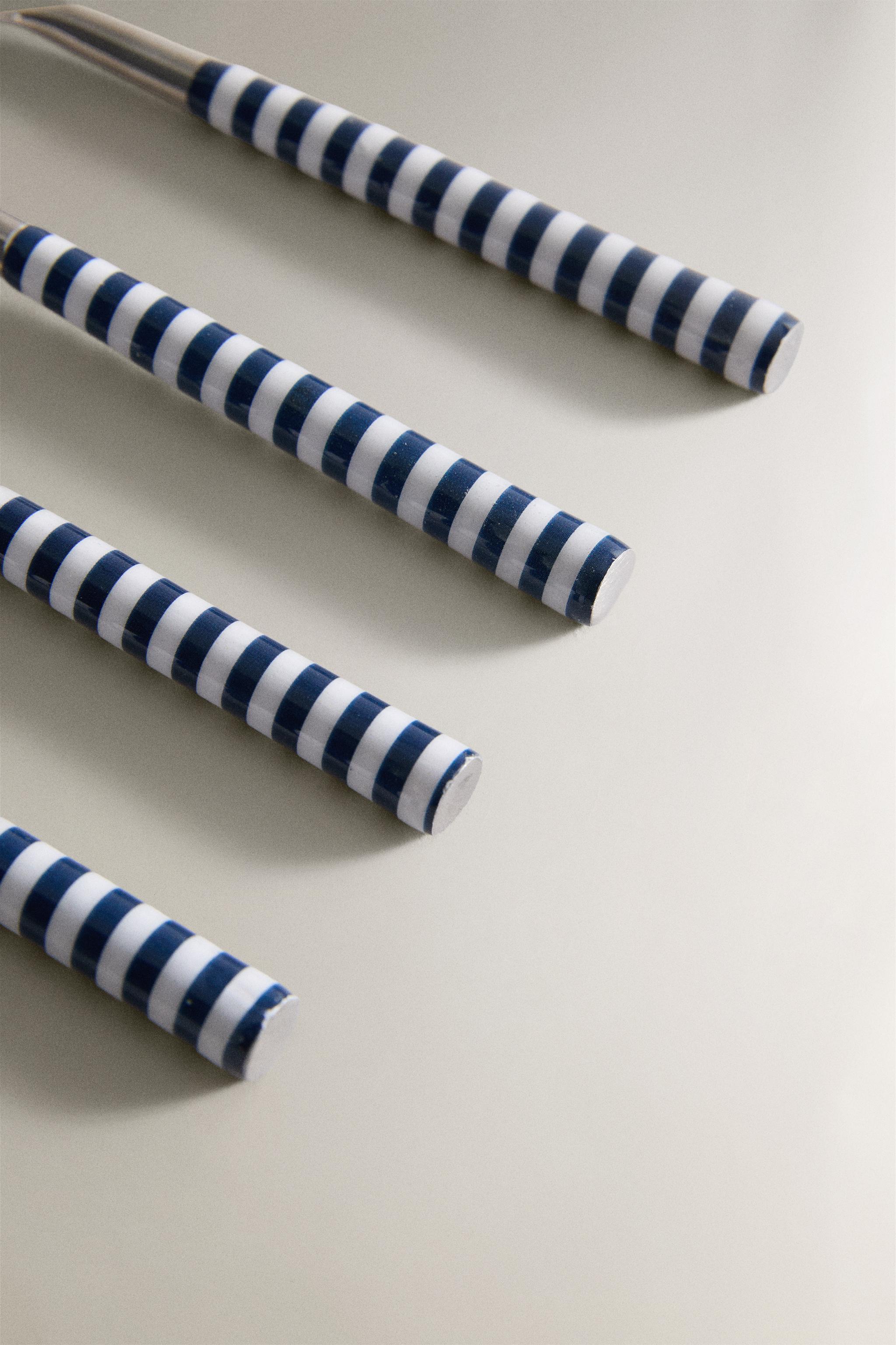 SET OF DESSERT SPOONS WITH STRIPED HANDLES (SET OF 4)