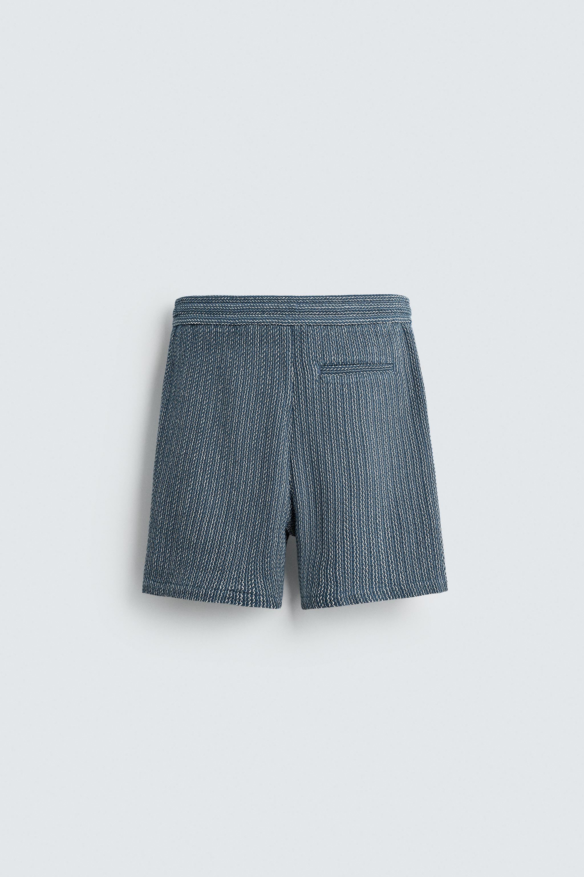 JACQUARD TEXTURED BERMUDA SHORTS