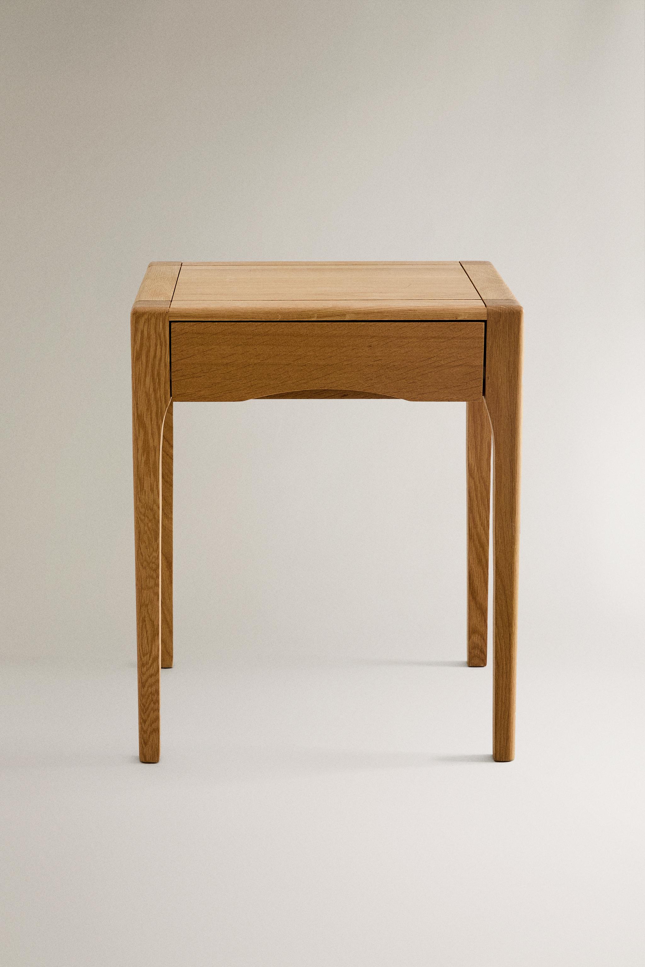 OAK NIGHTSTAND WITH DRAWER