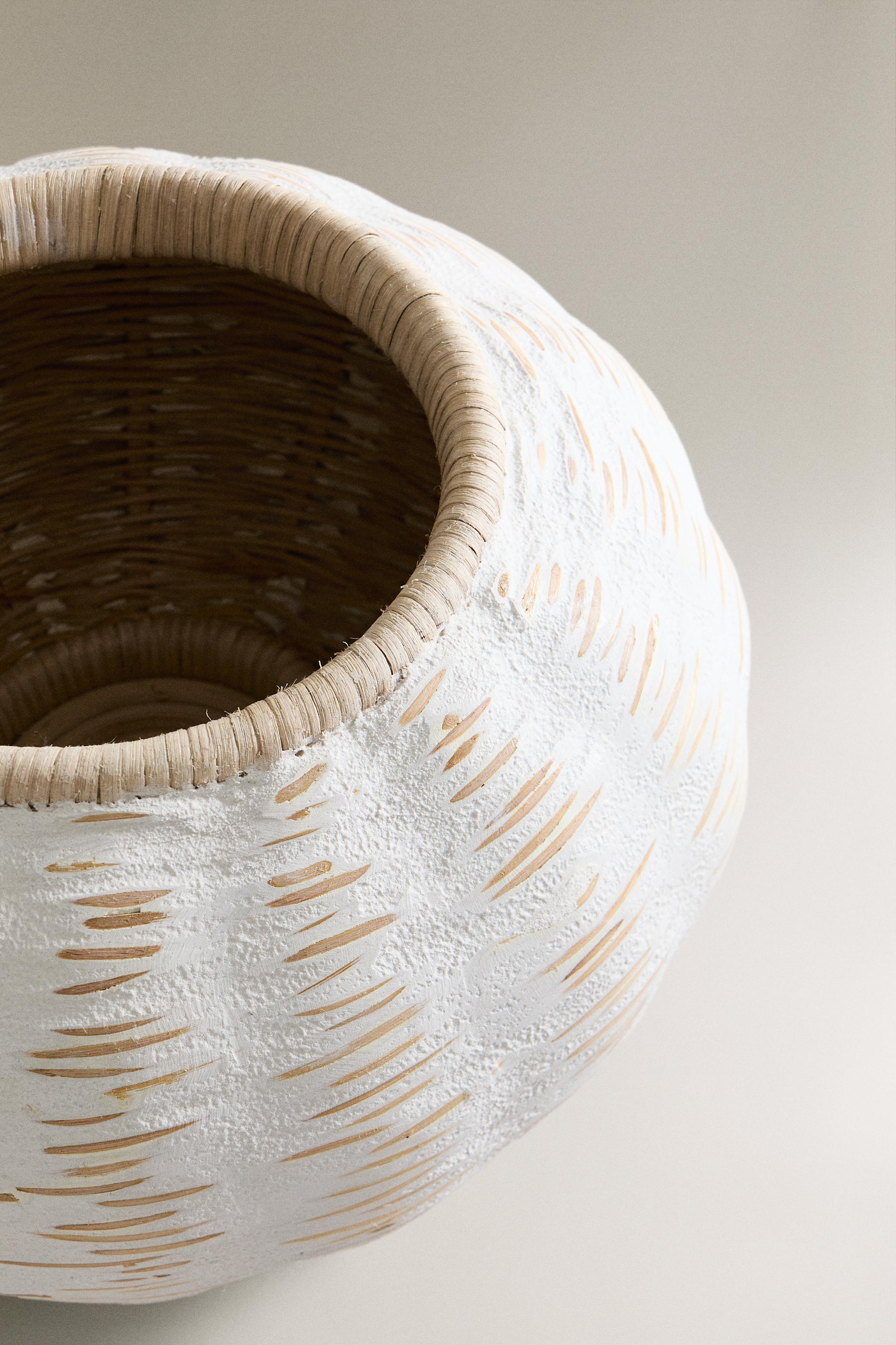 MICROCEMENT BASKET VASE