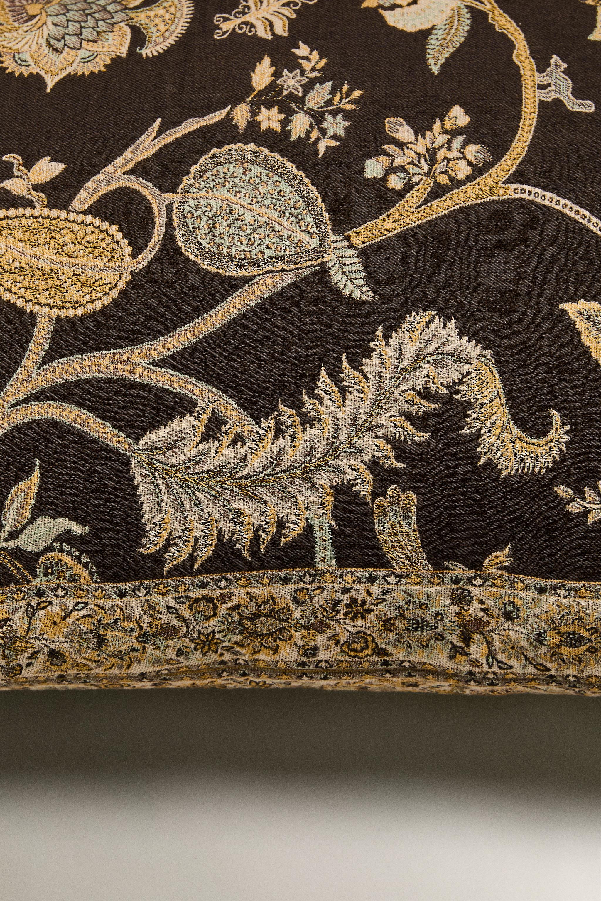 JACQUARD THROW PILLOW COVER